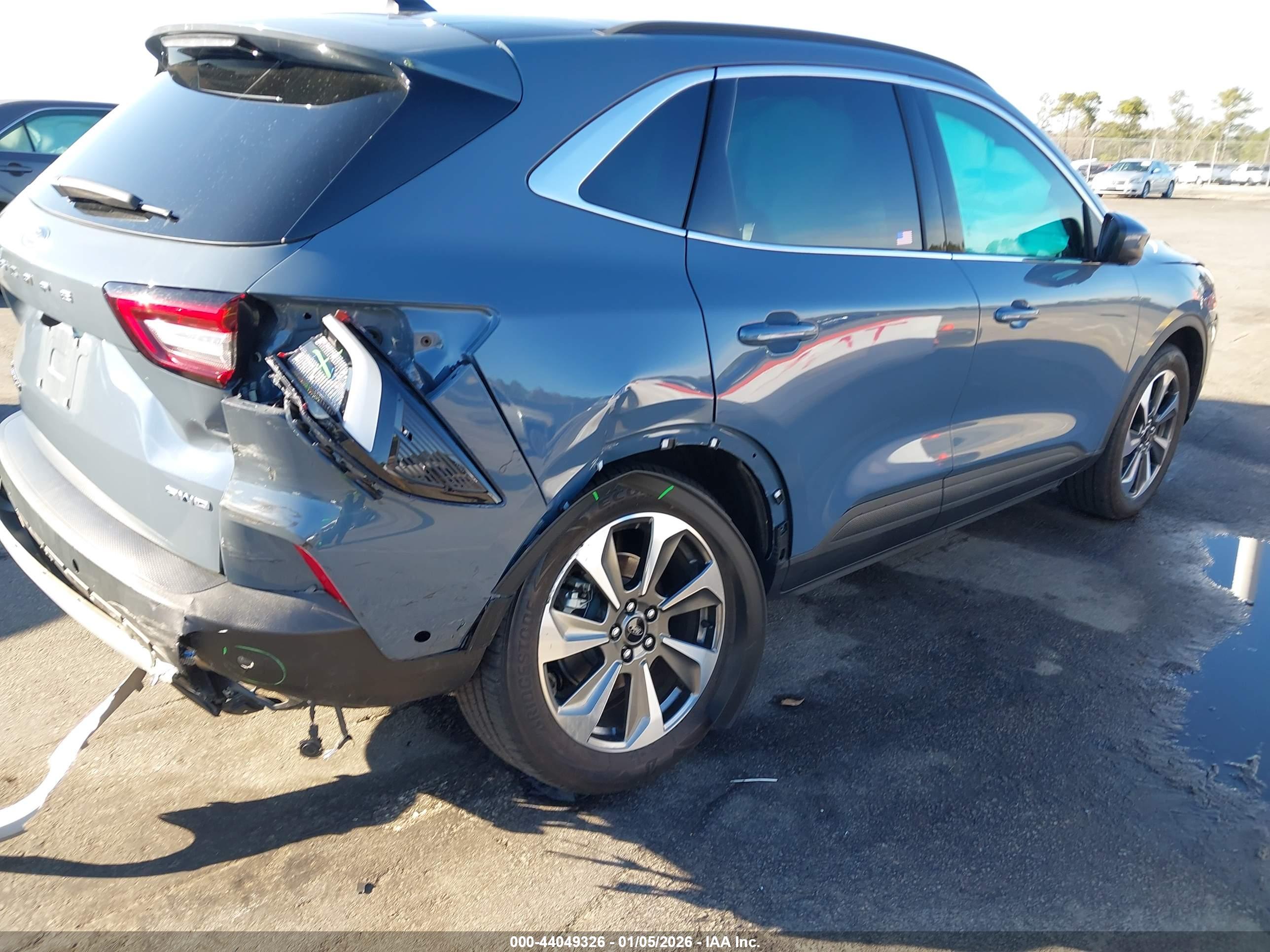 FORD ESCAPE image 6