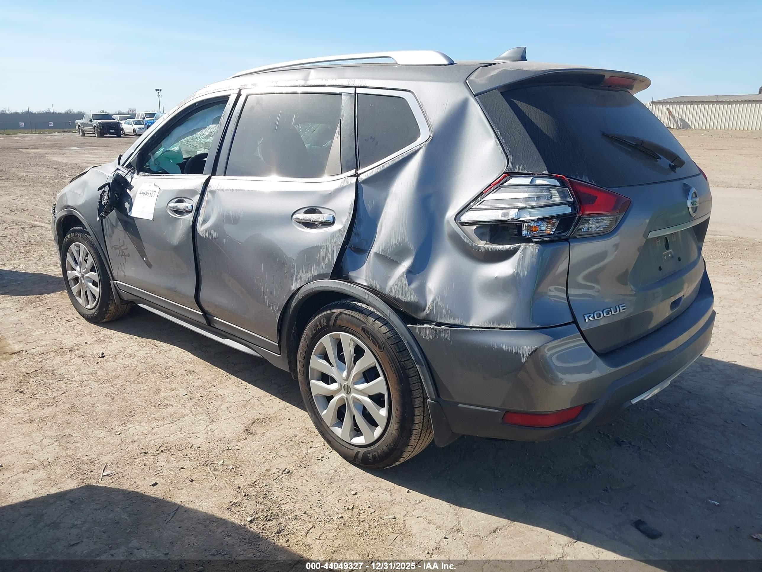 NISSAN ROGUE image 3