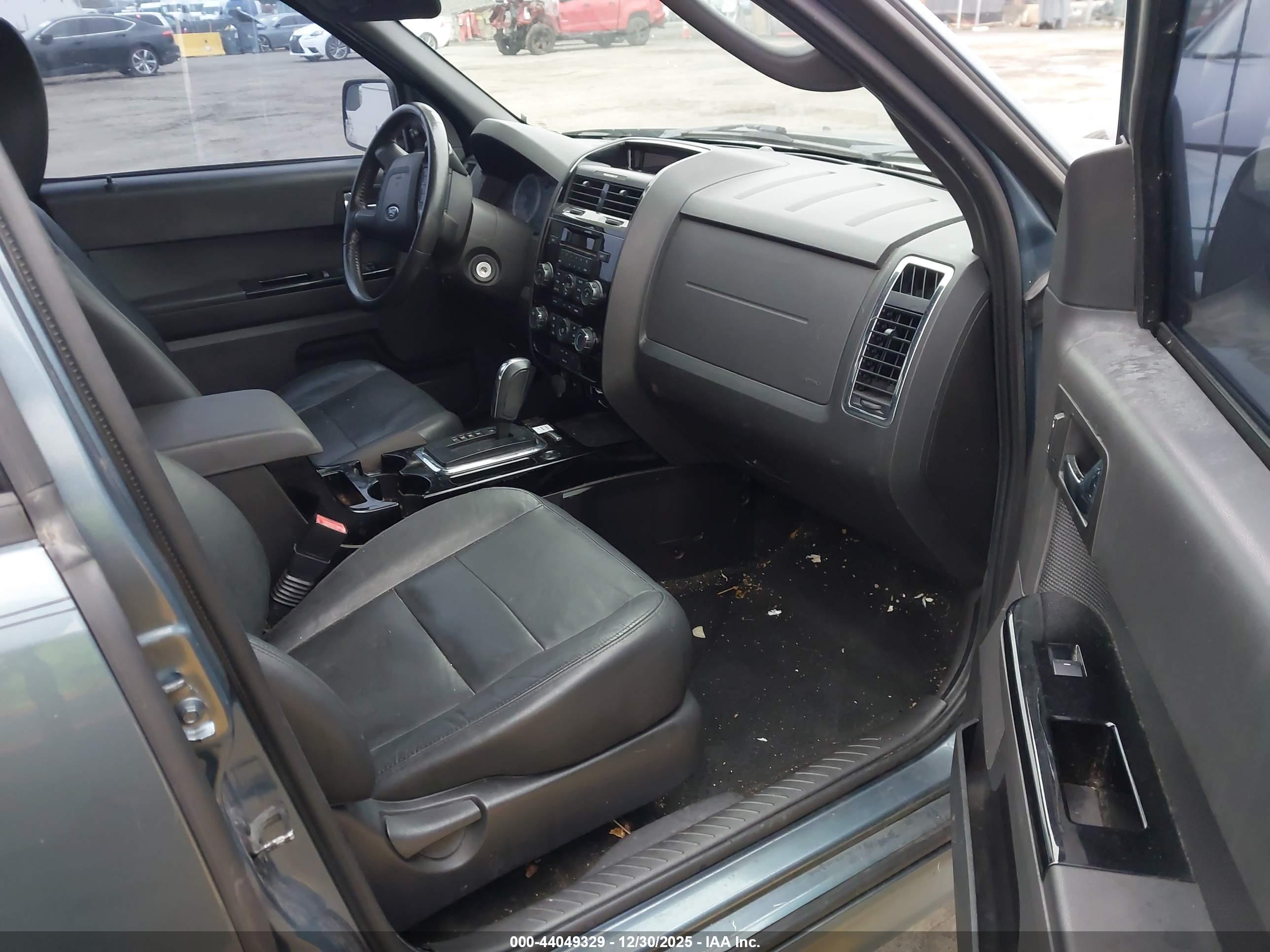 FORD ESCAPE image 5