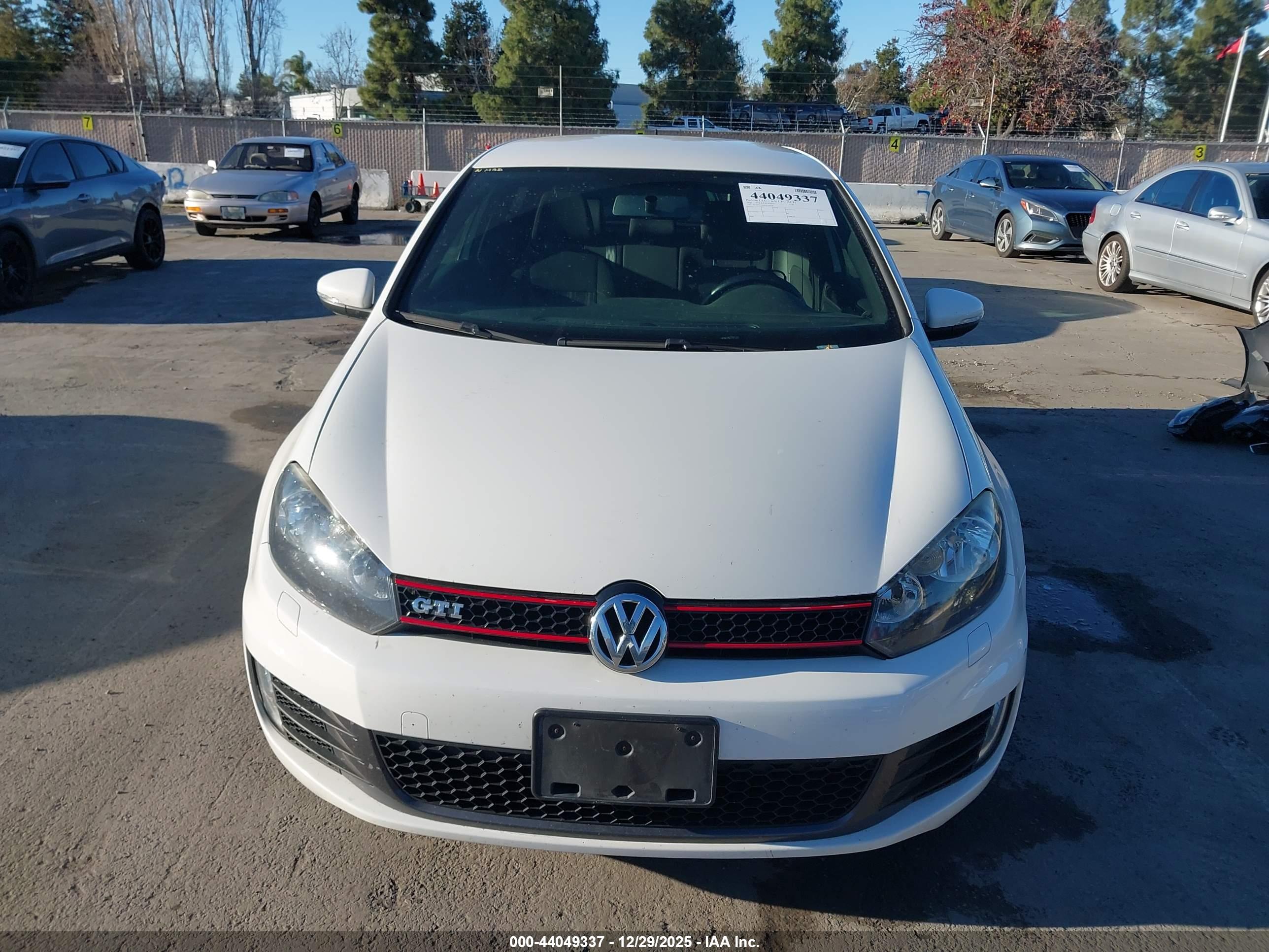VOLKSWAGEN GTI image 6