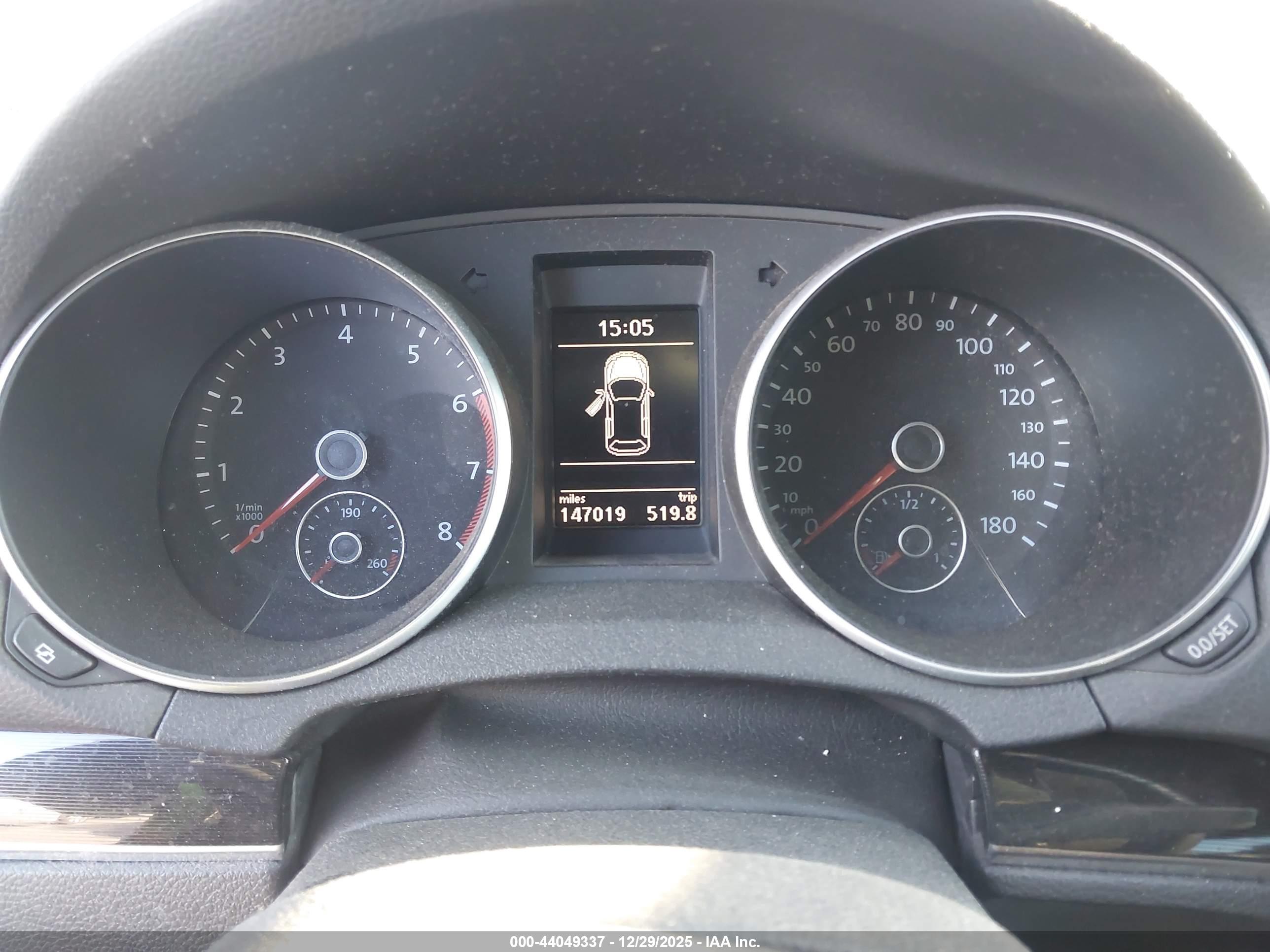 VOLKSWAGEN GTI image 7