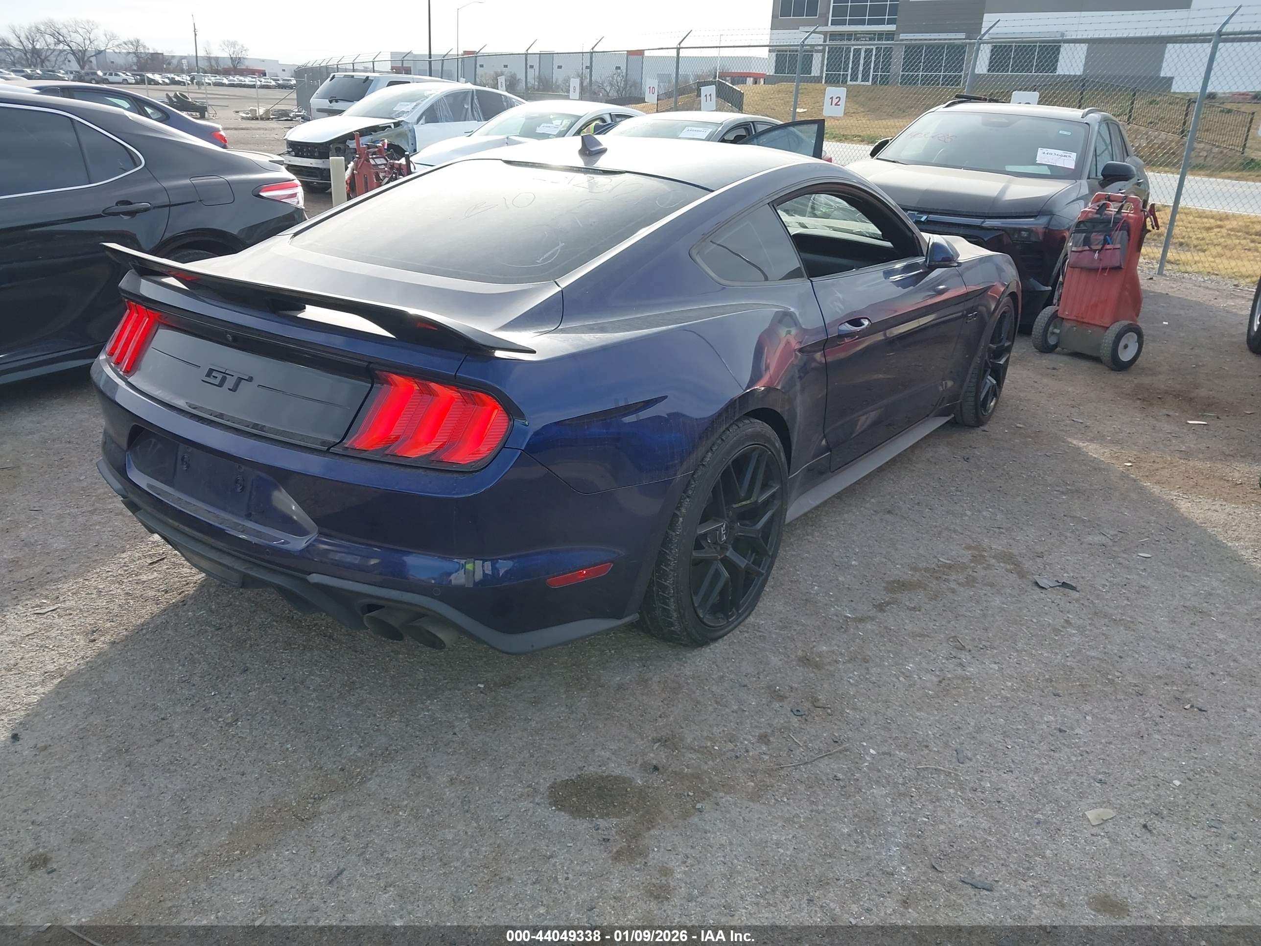 FORD MUSTANG image 4