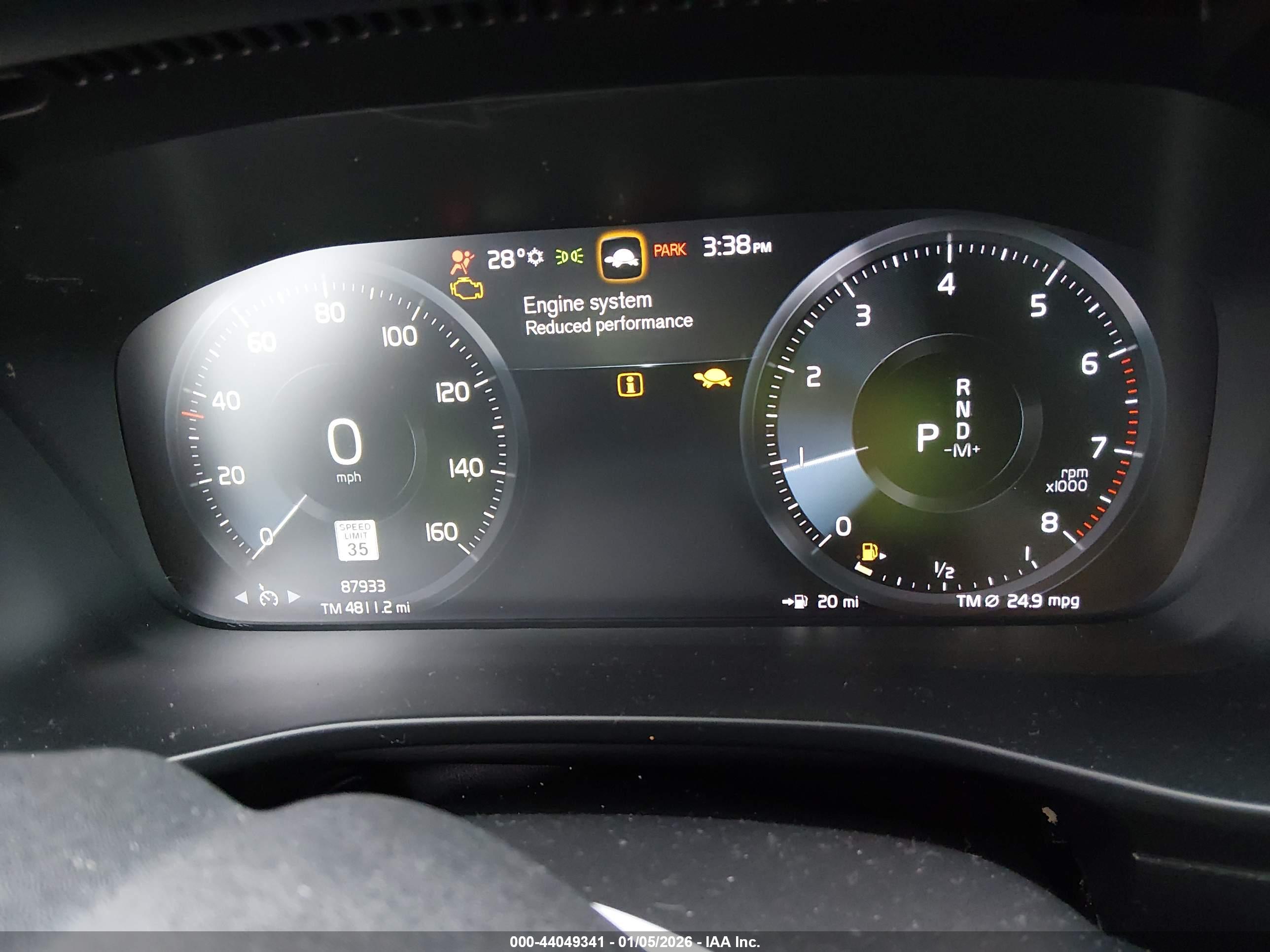 VOLVO XC40 image 7