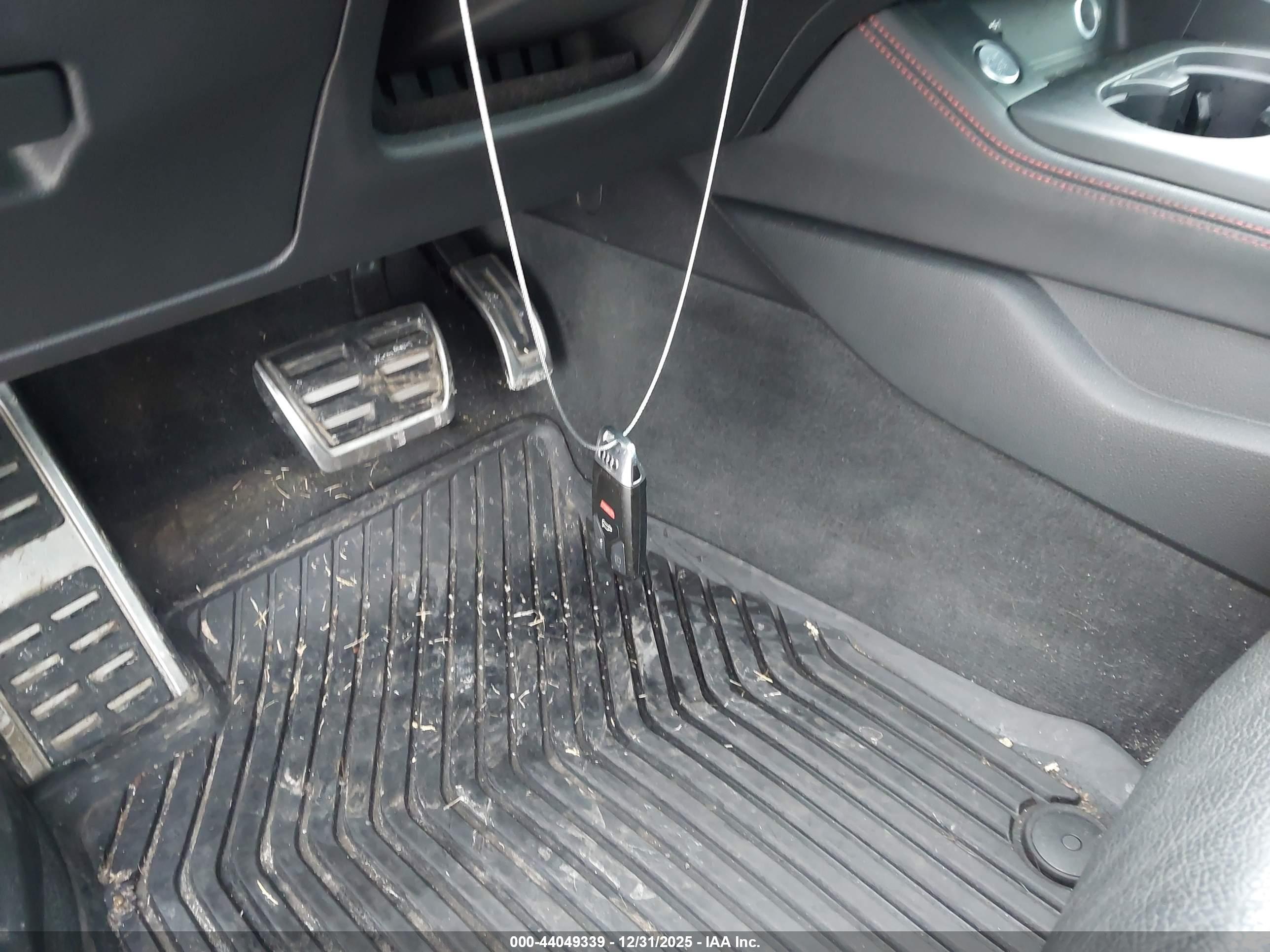 AUDI A4 image 11