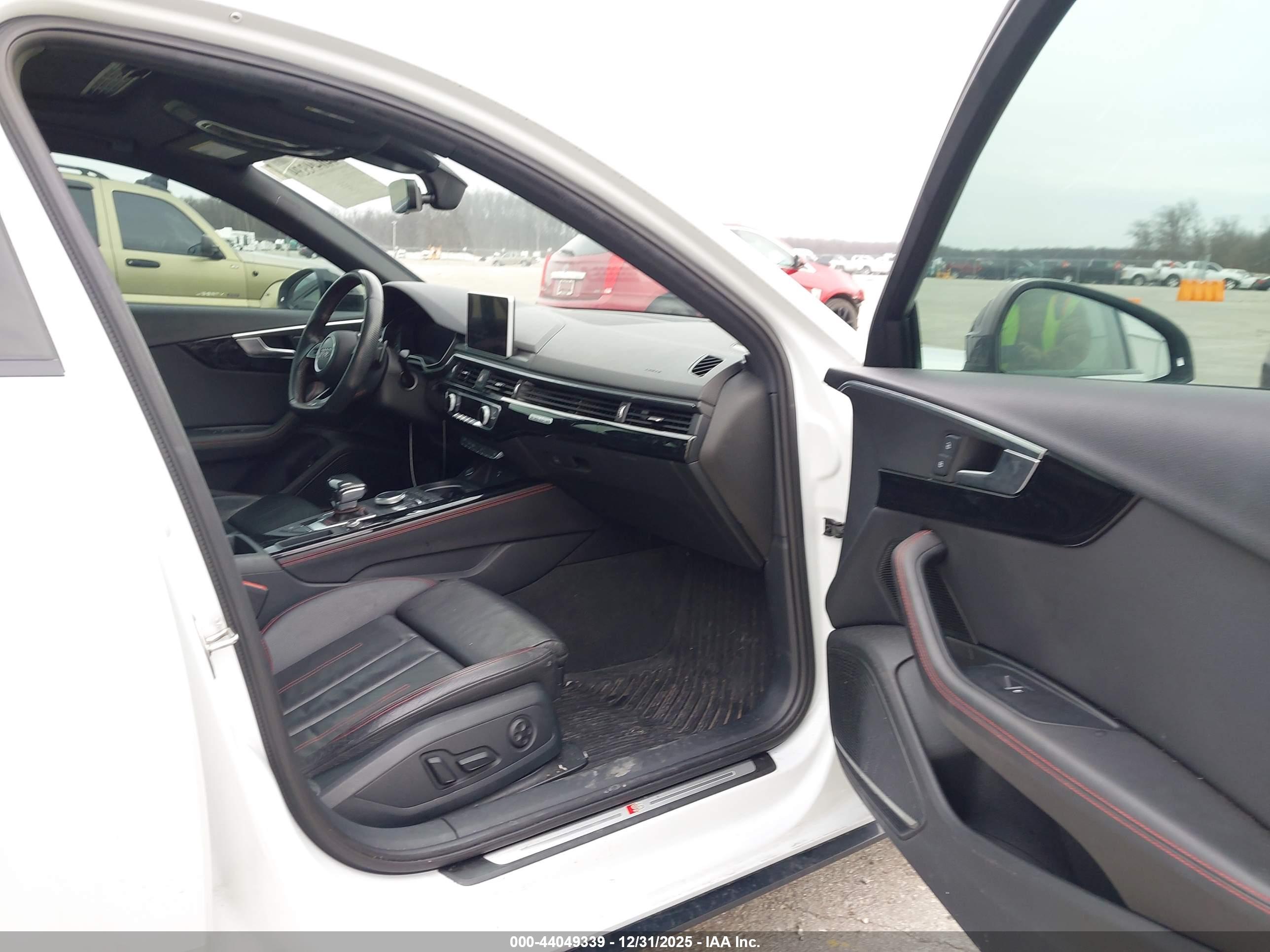 AUDI A4 image 5
