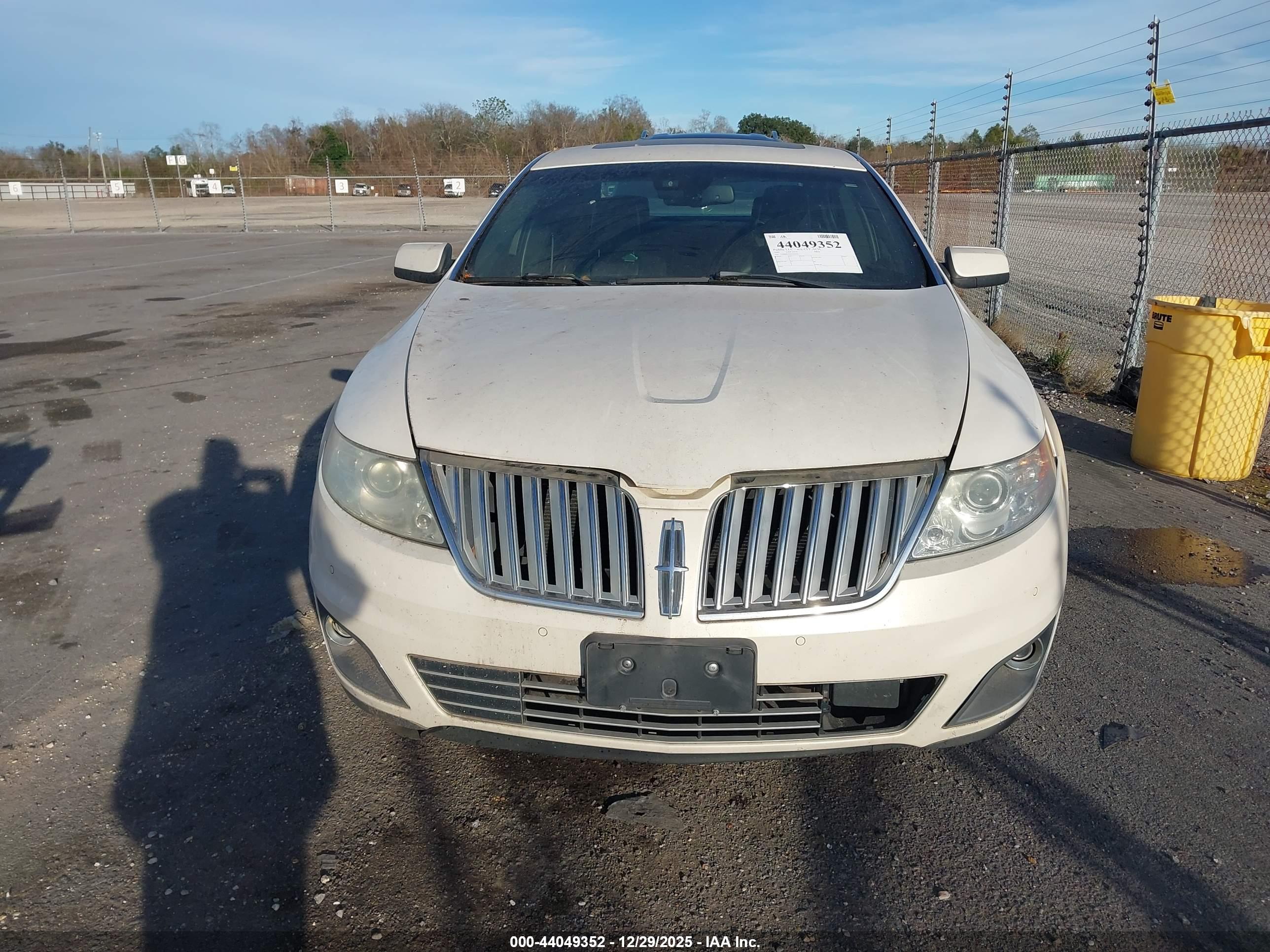 LINCOLN MKS image 6