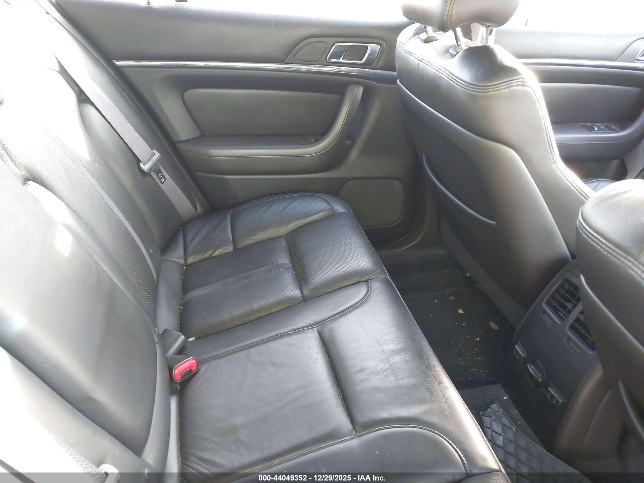 LINCOLN MKS image 8
