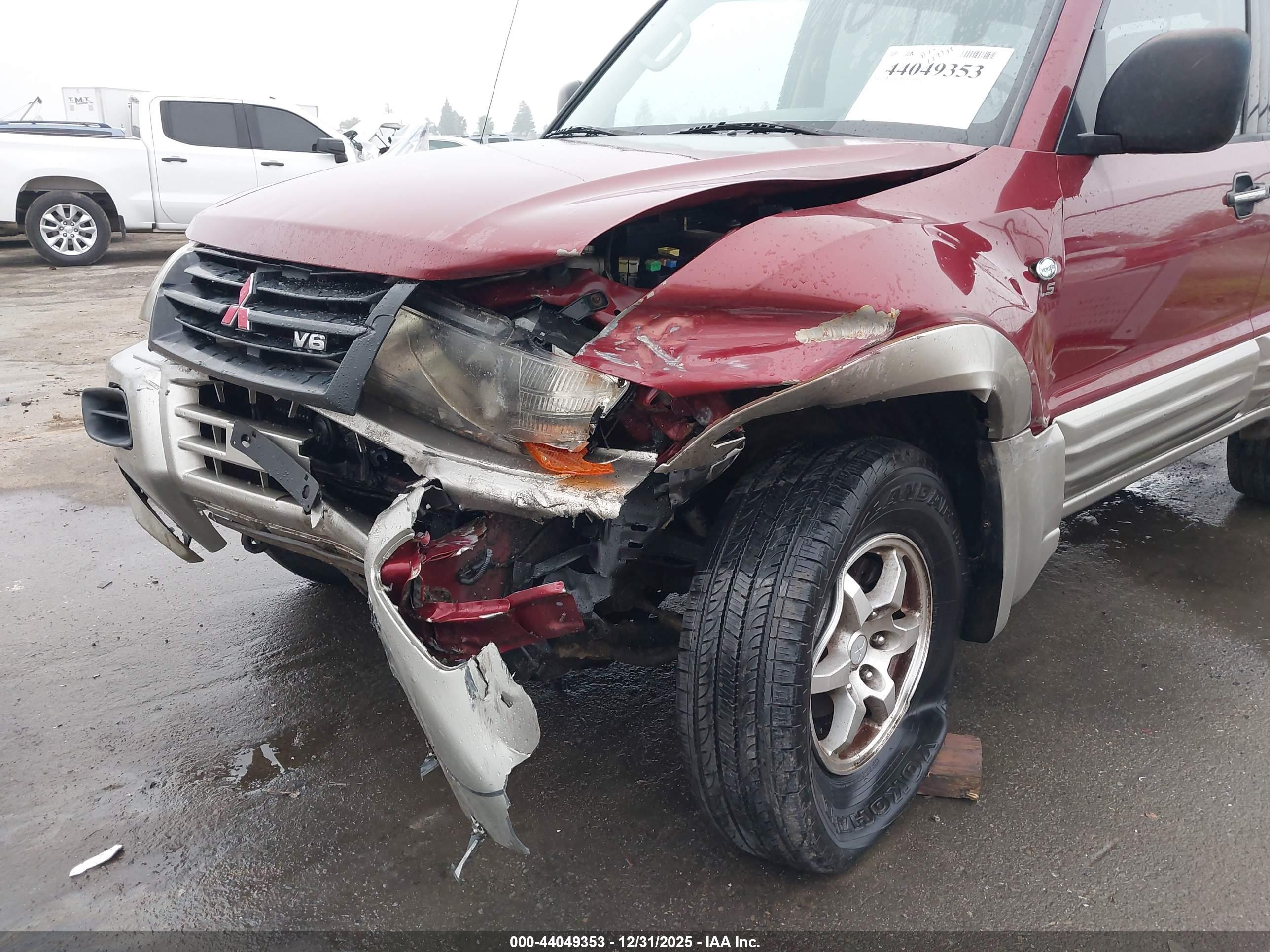 MITSUBISHI MONTERO image 6