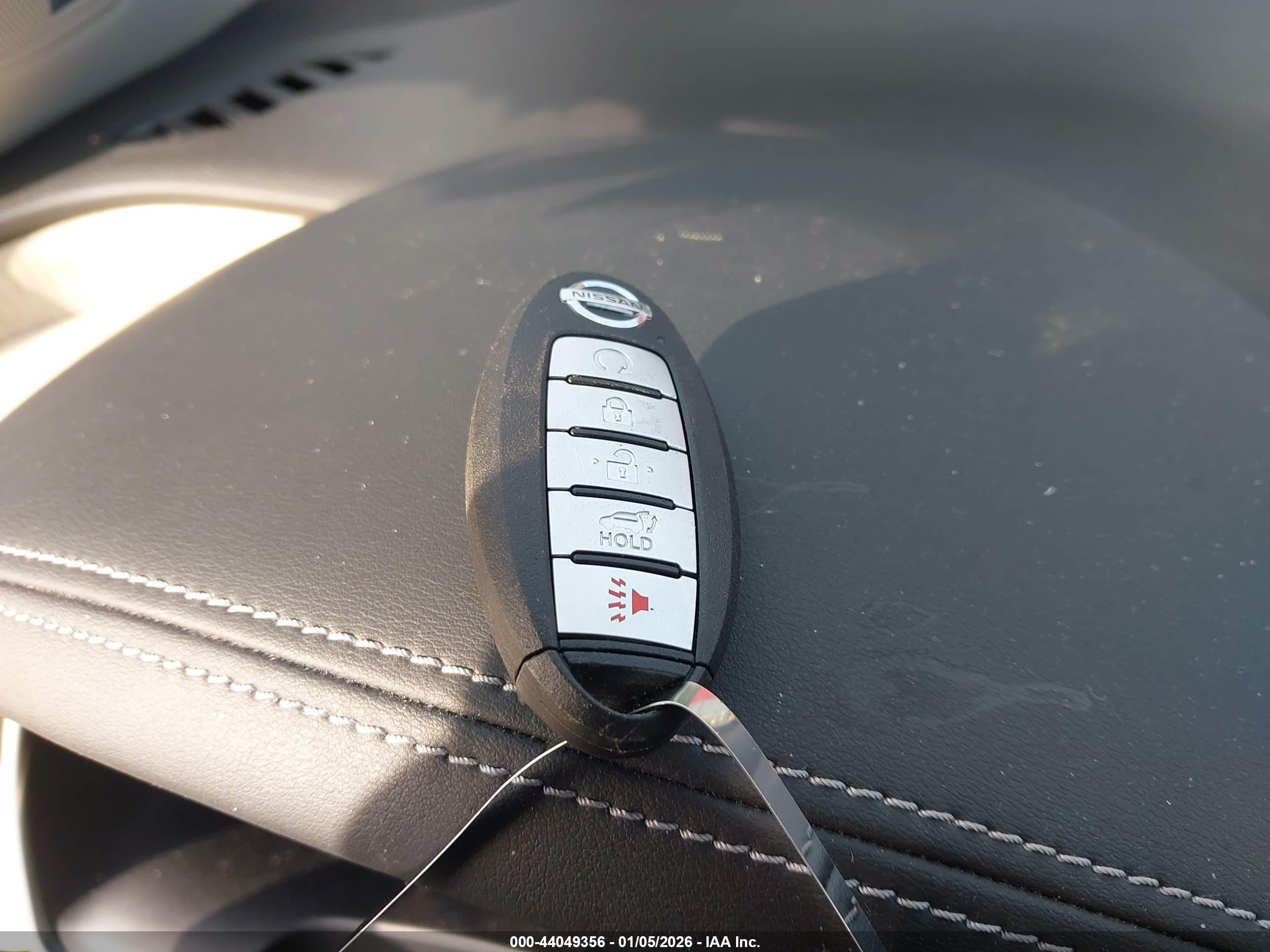 NISSAN MURANO image 11