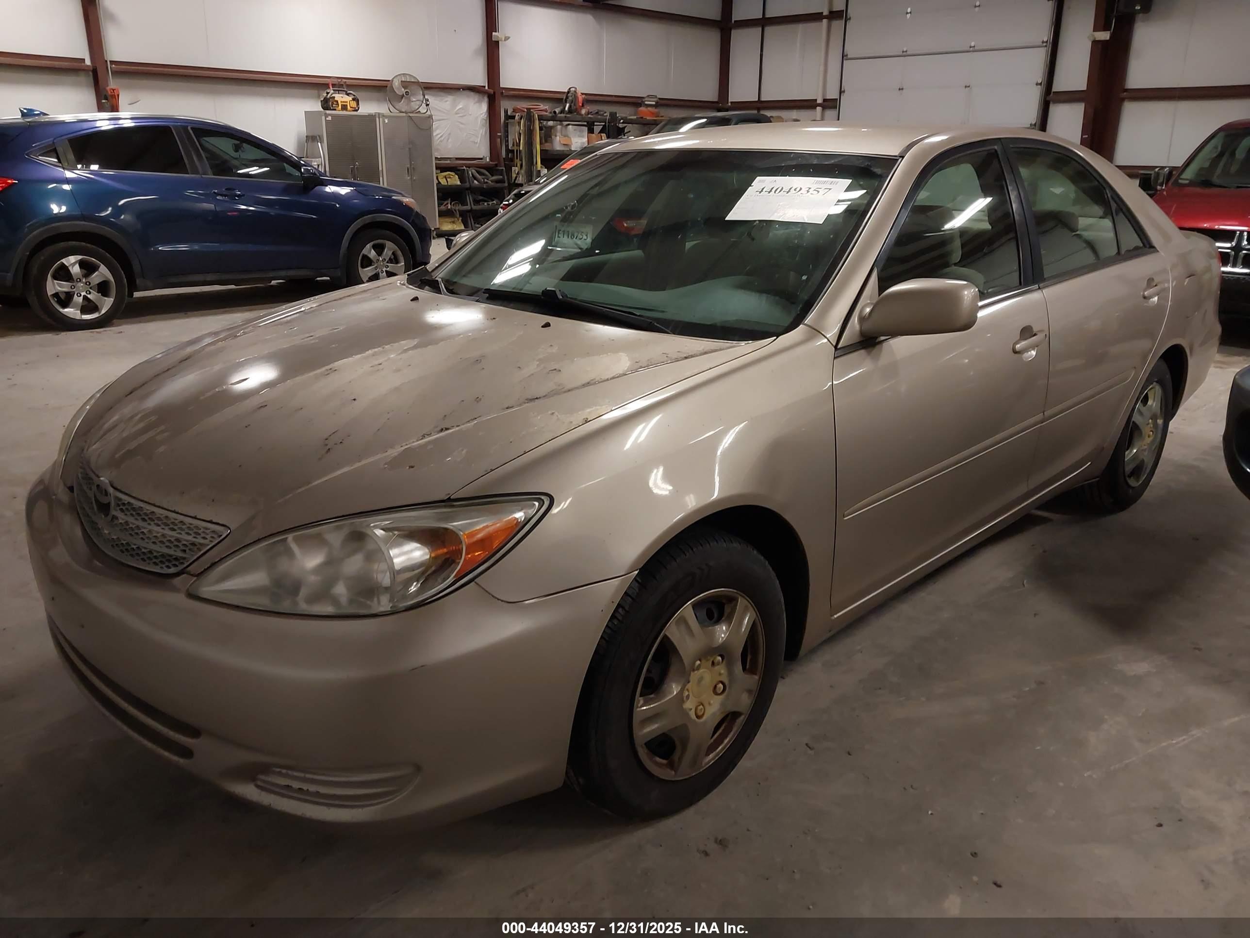 TOYOTA CAMRY image 2