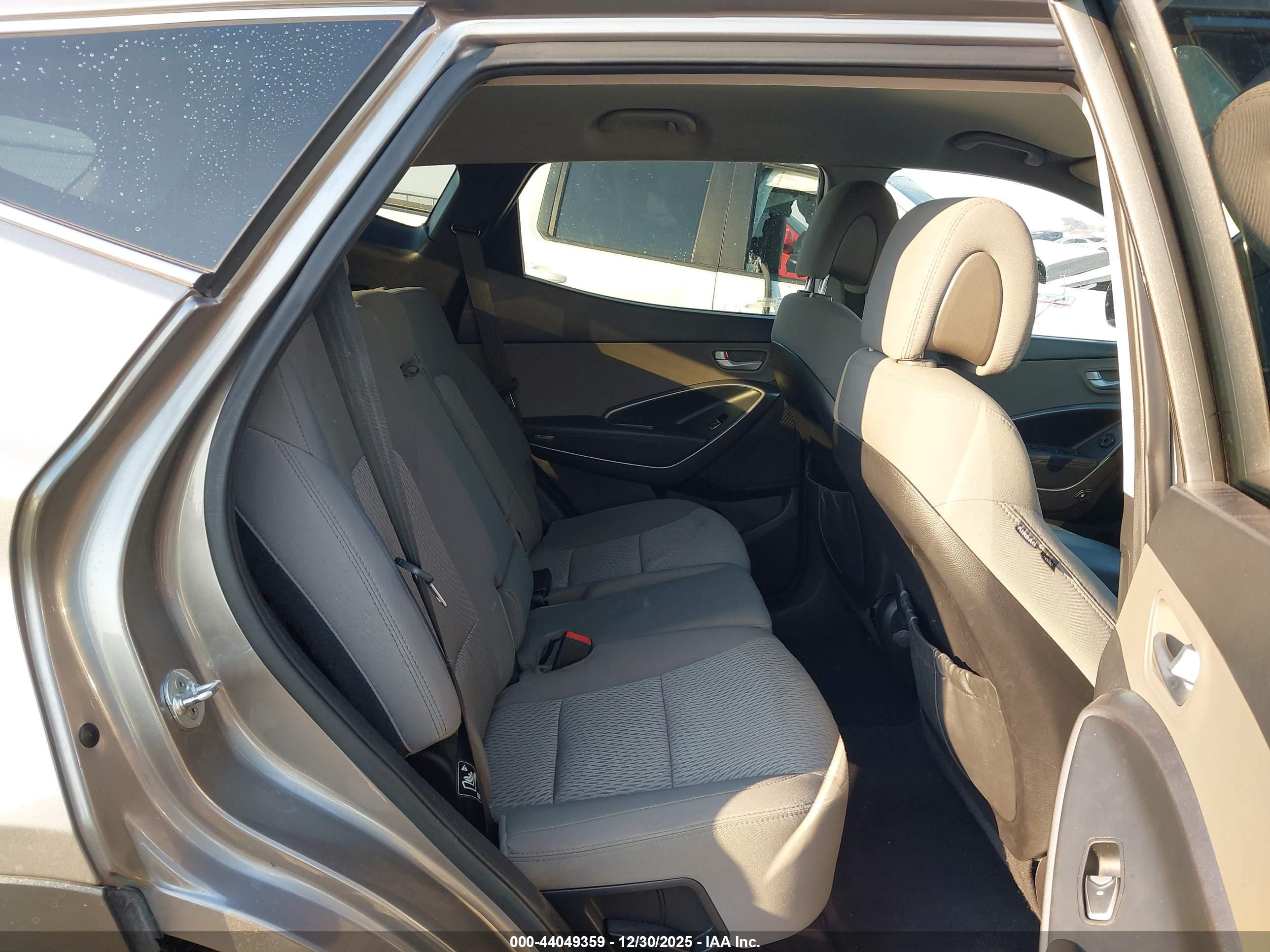 HYUNDAI SANTA image 8