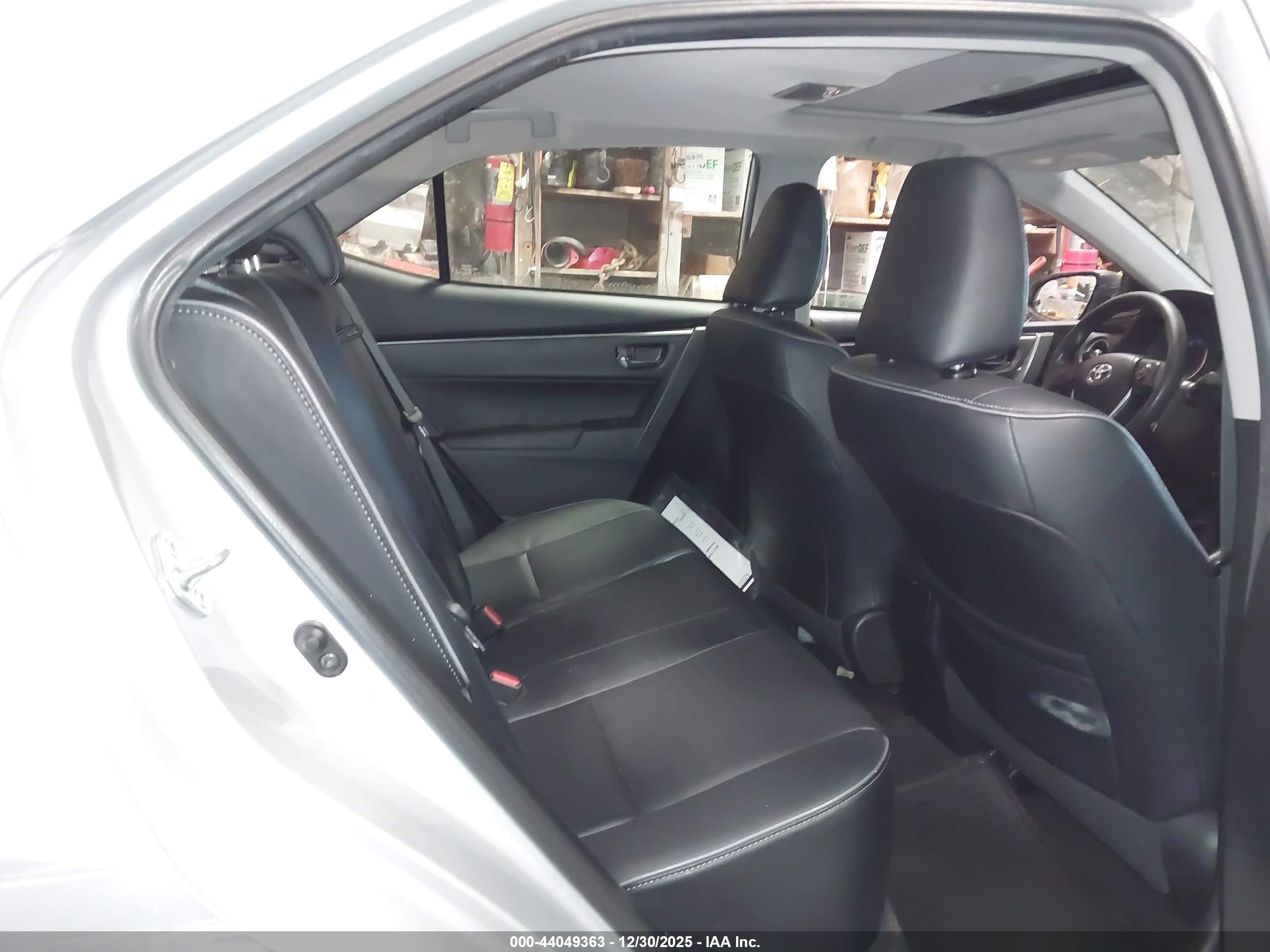 TOYOTA COROLLA image 8