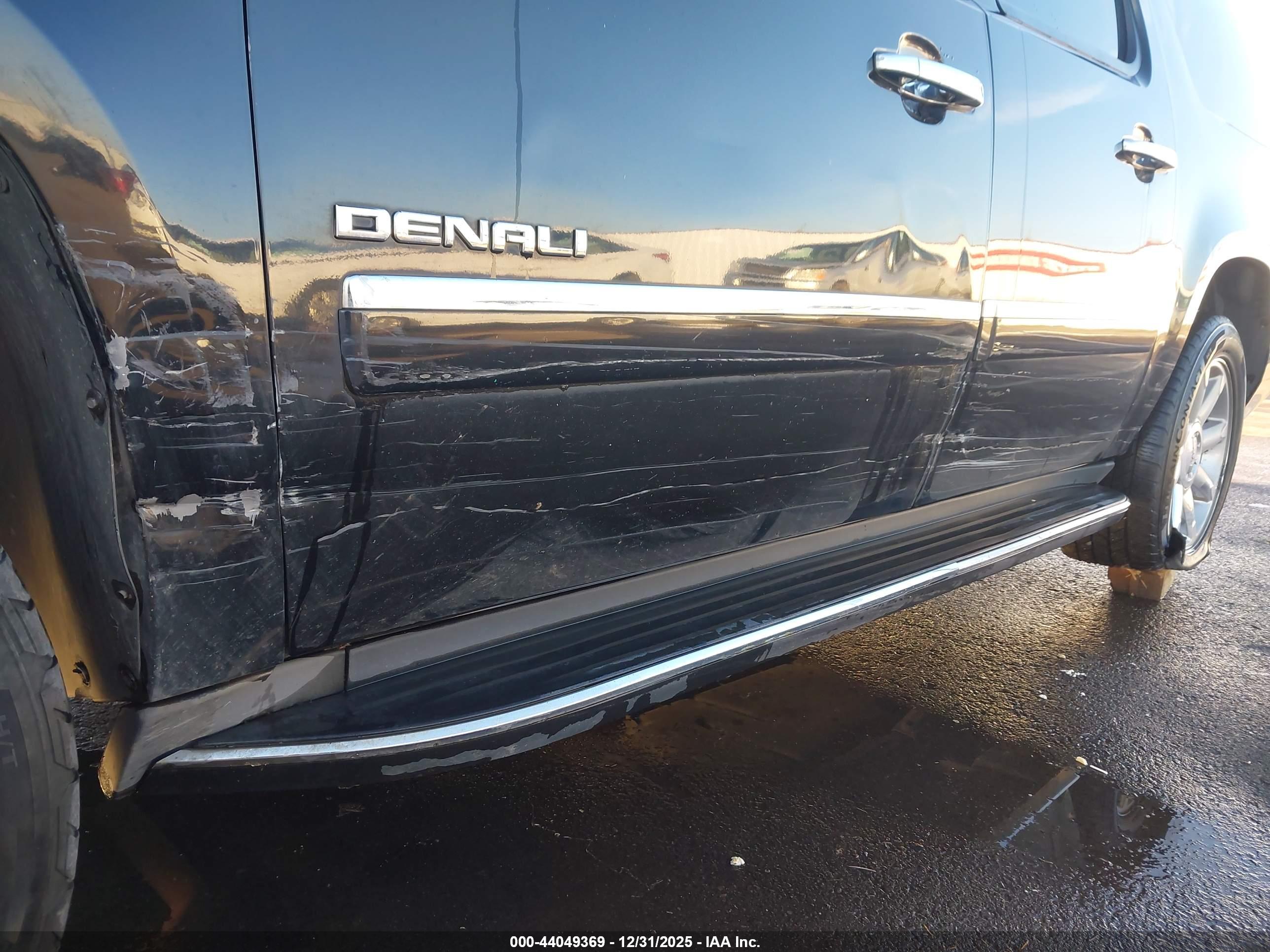 GMC YUKON image 6
