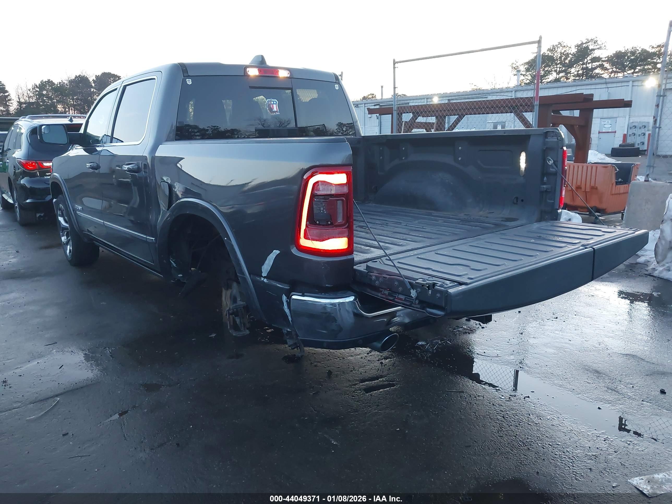RAM 1500 image 3