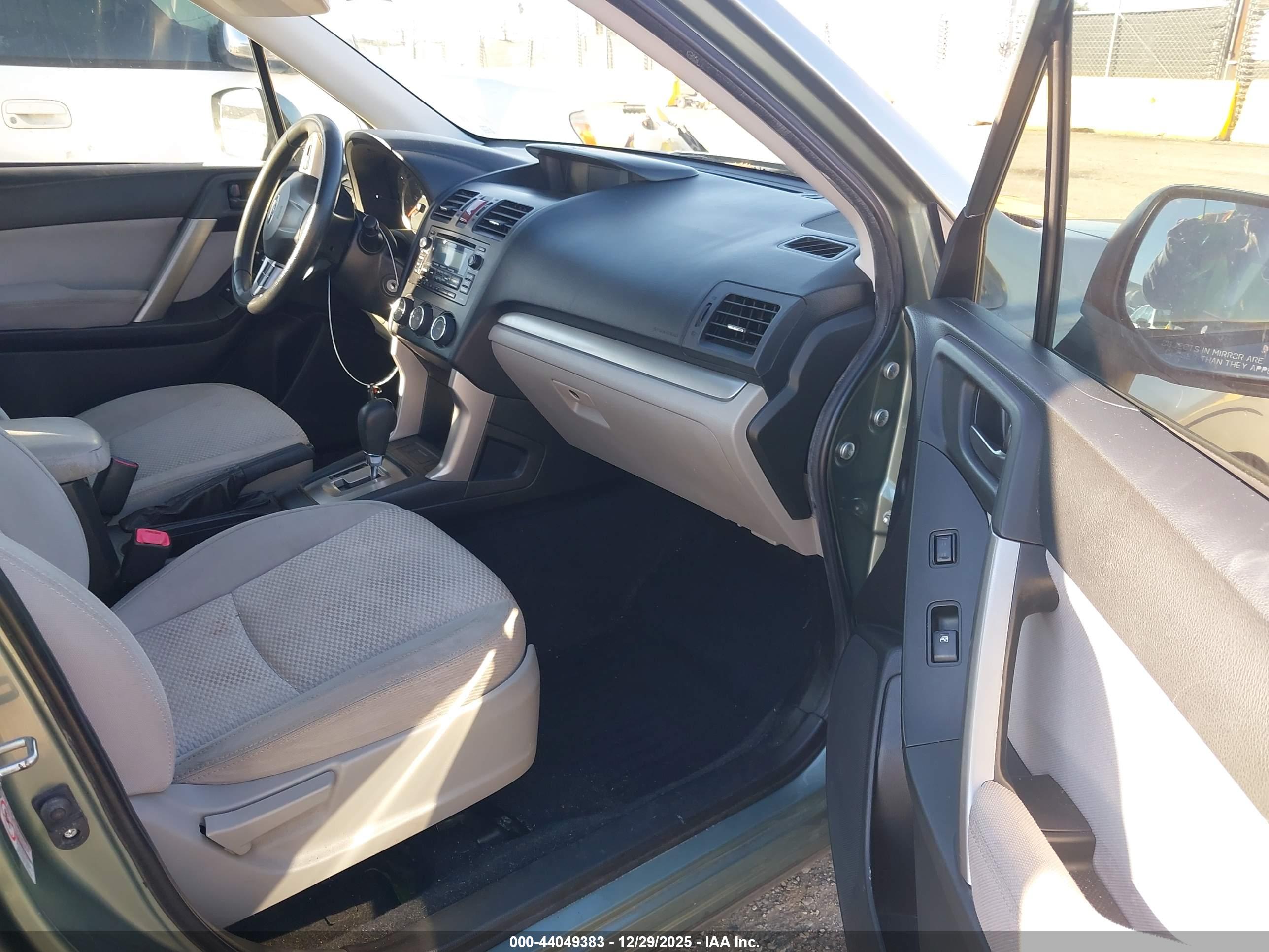 SUBARU FORESTER image 5