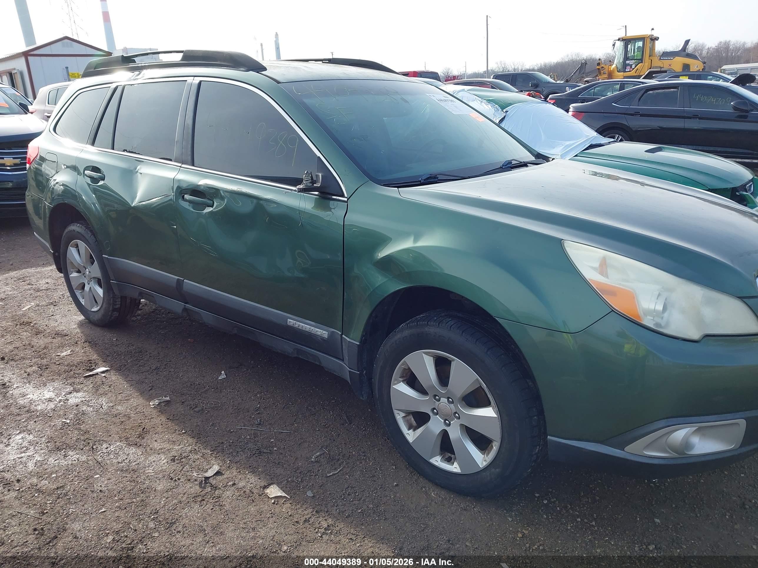 SUBARU OUTBACK image 6