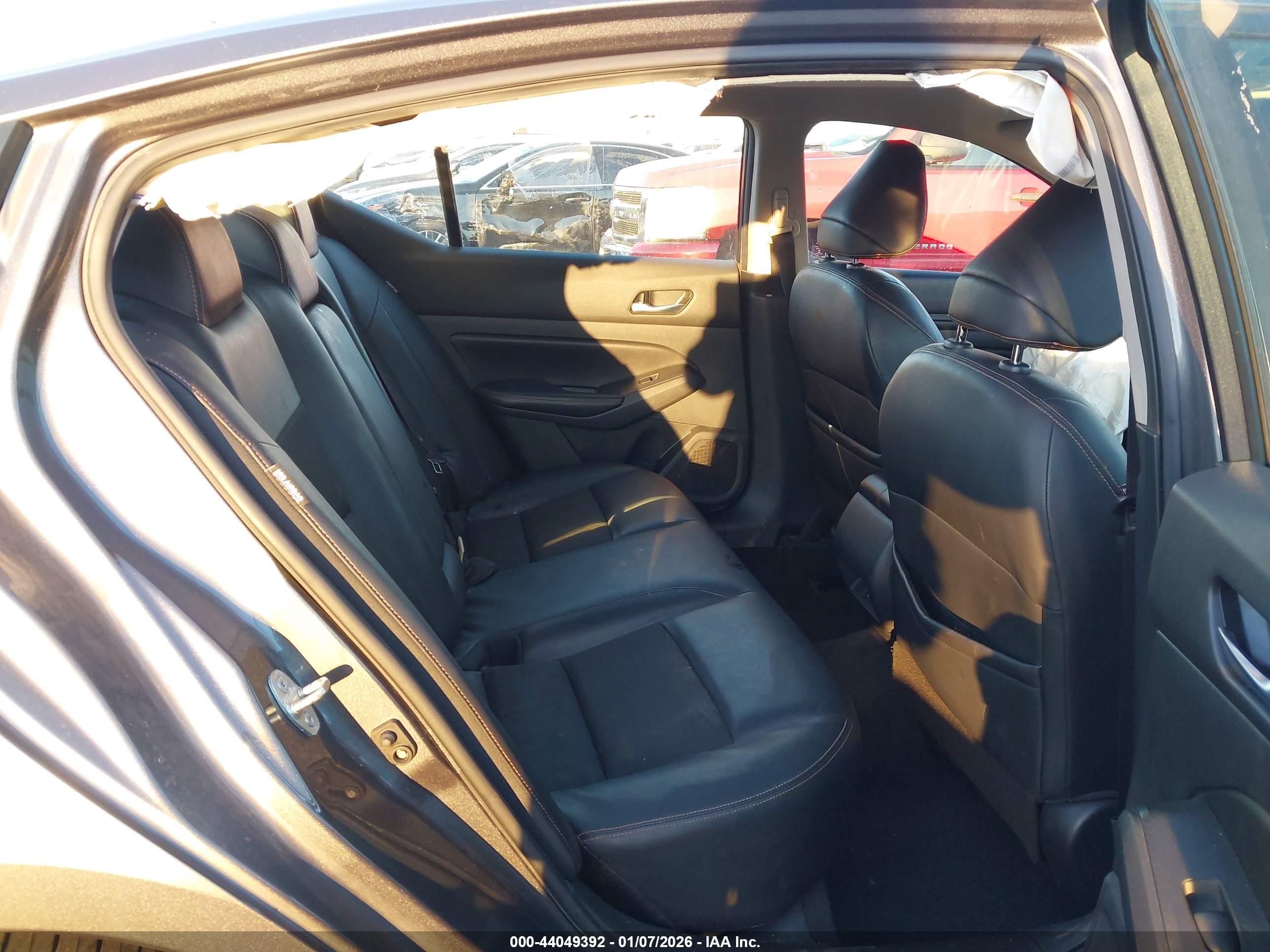 NISSAN ALTIMA image 8