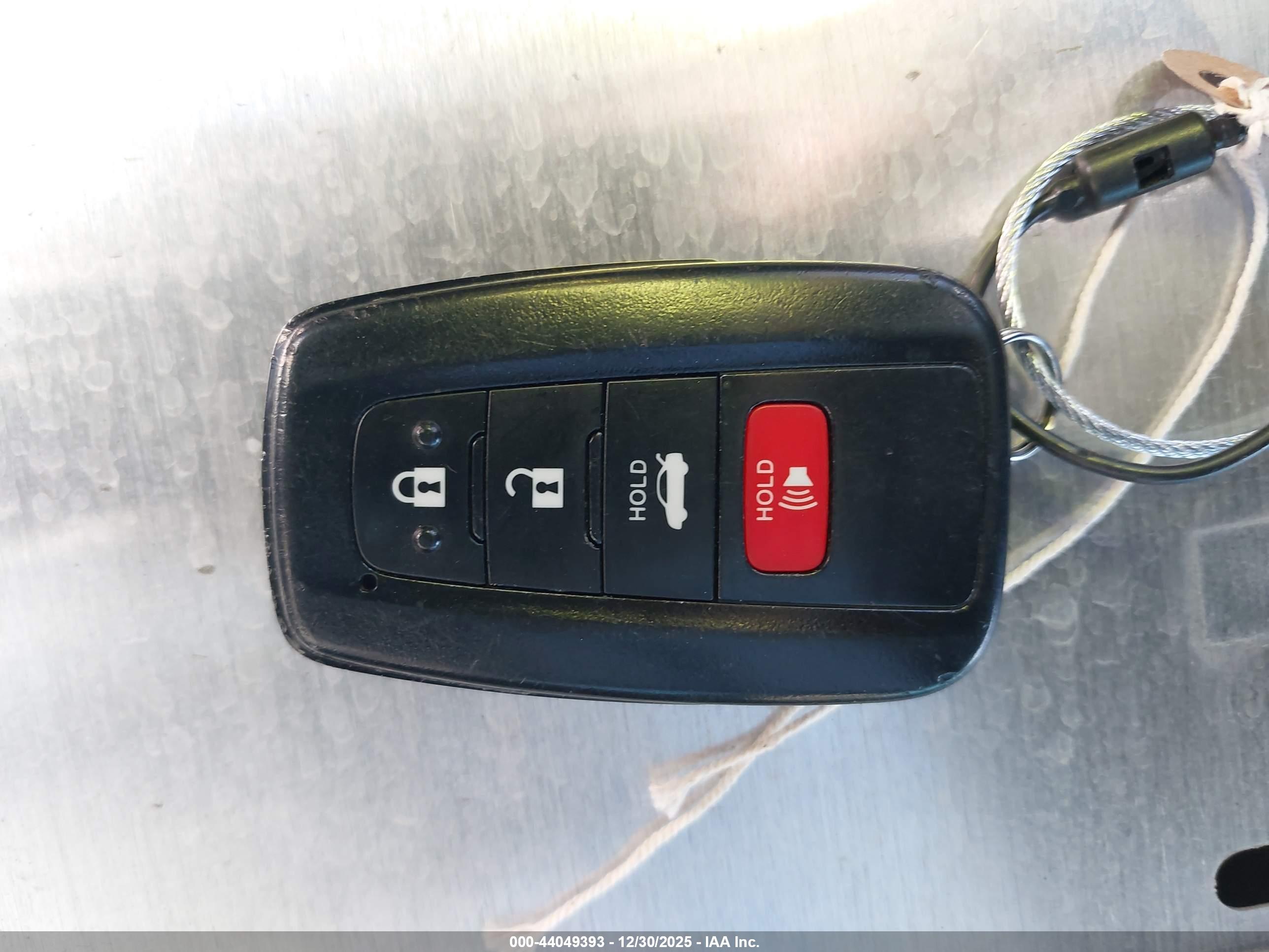 TOYOTA CAMRY image 11