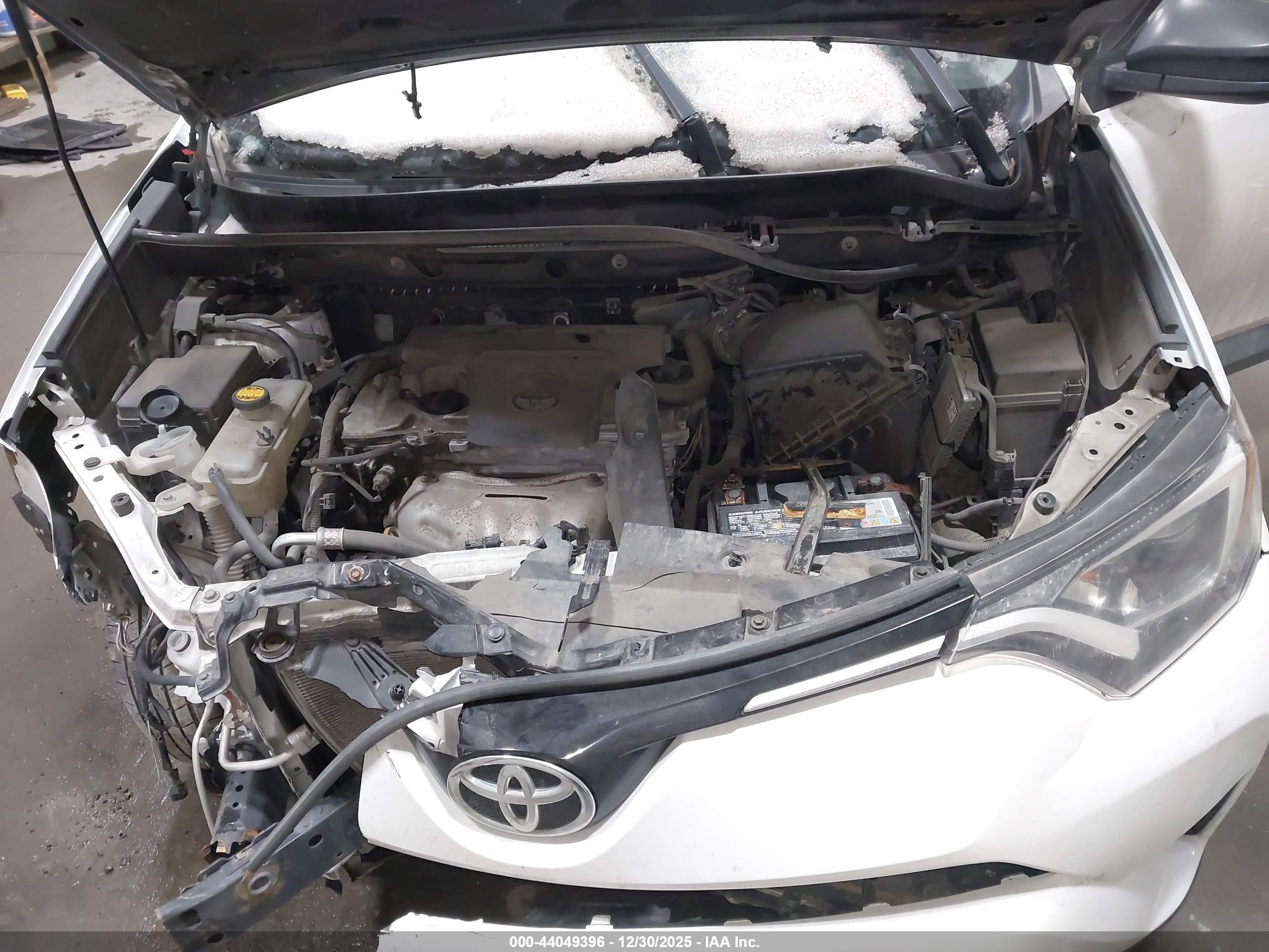 TOYOTA RAV4 image 10