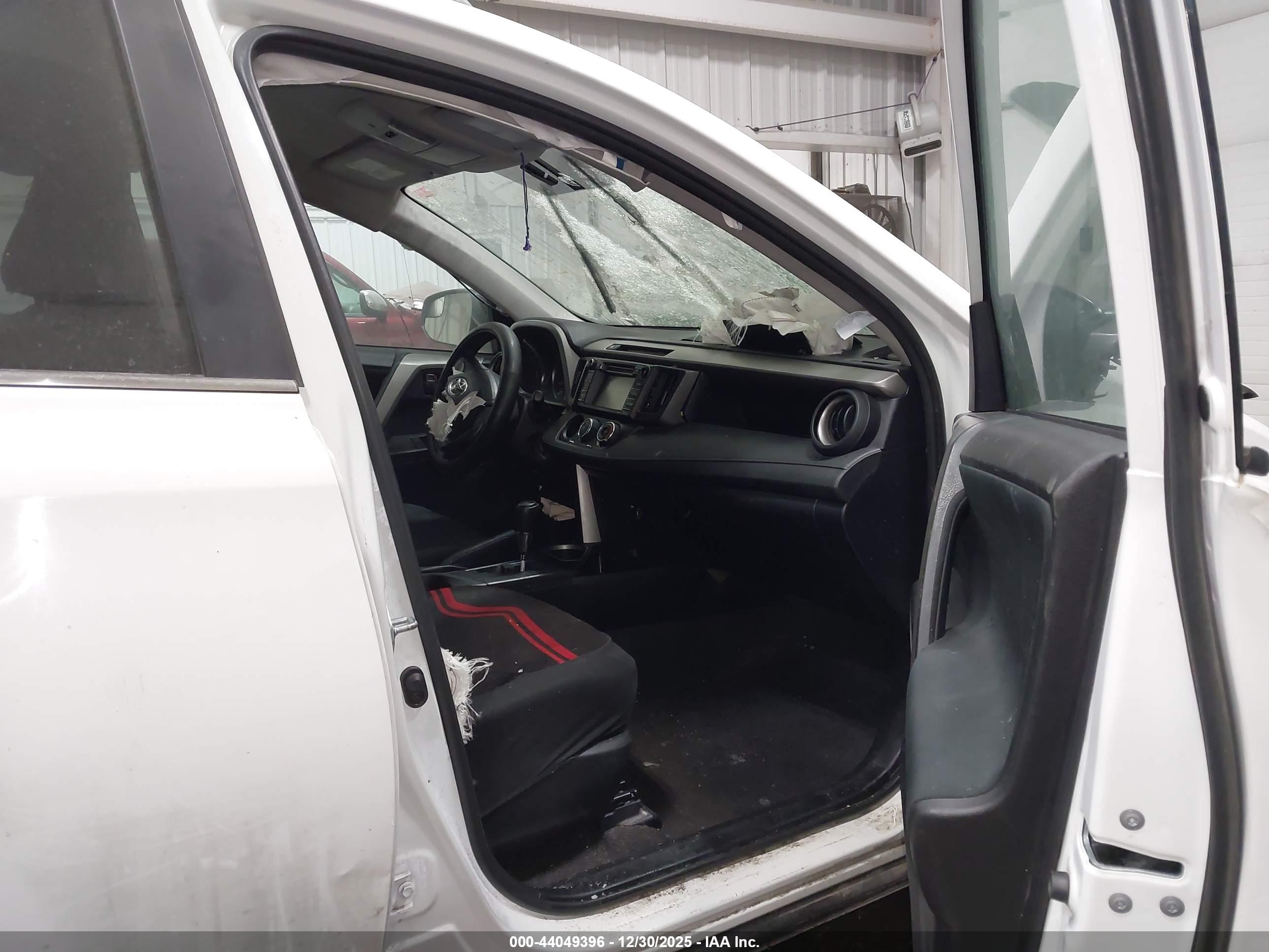 TOYOTA RAV4 image 5