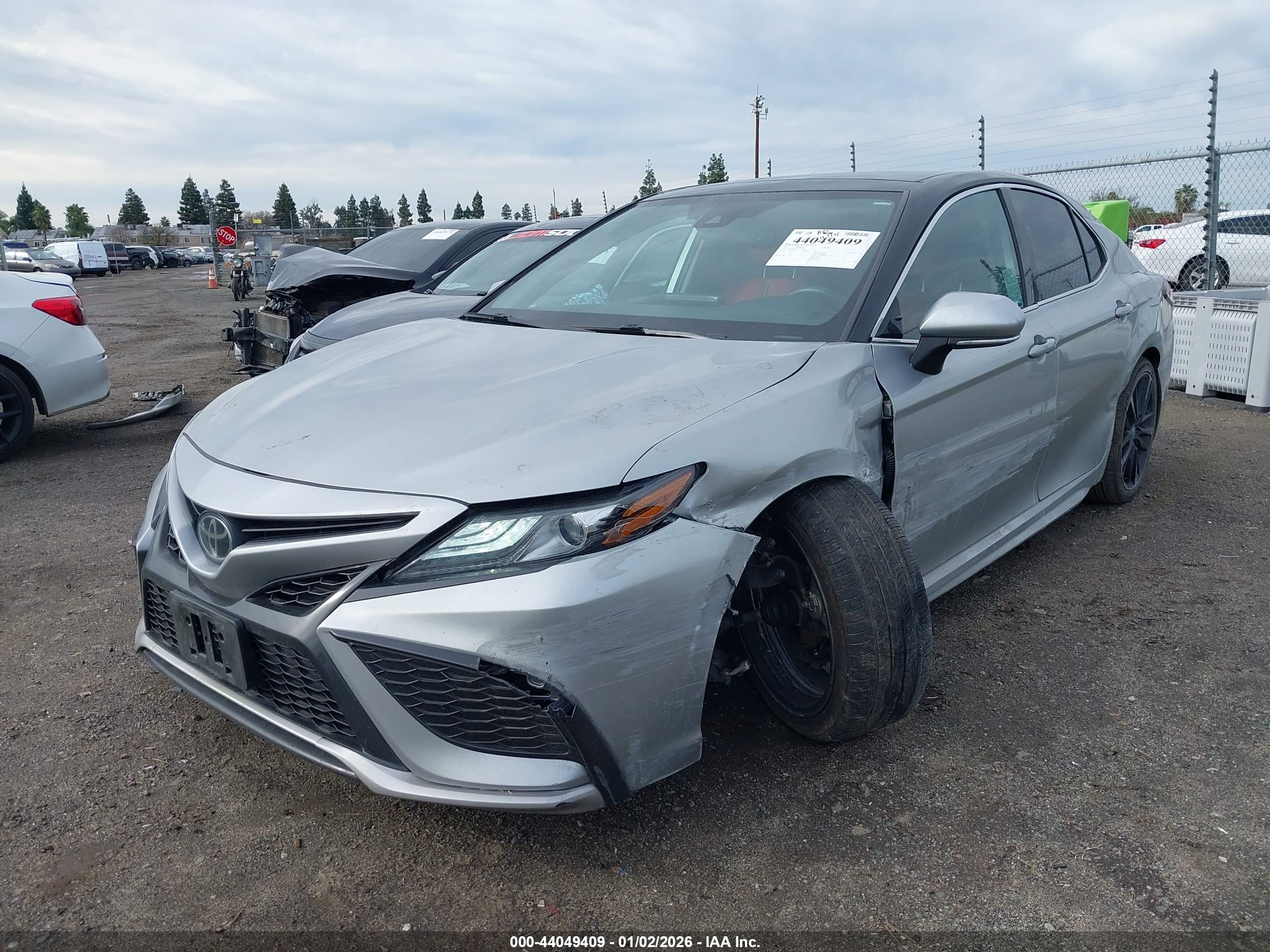 TOYOTA CAMRY image 2