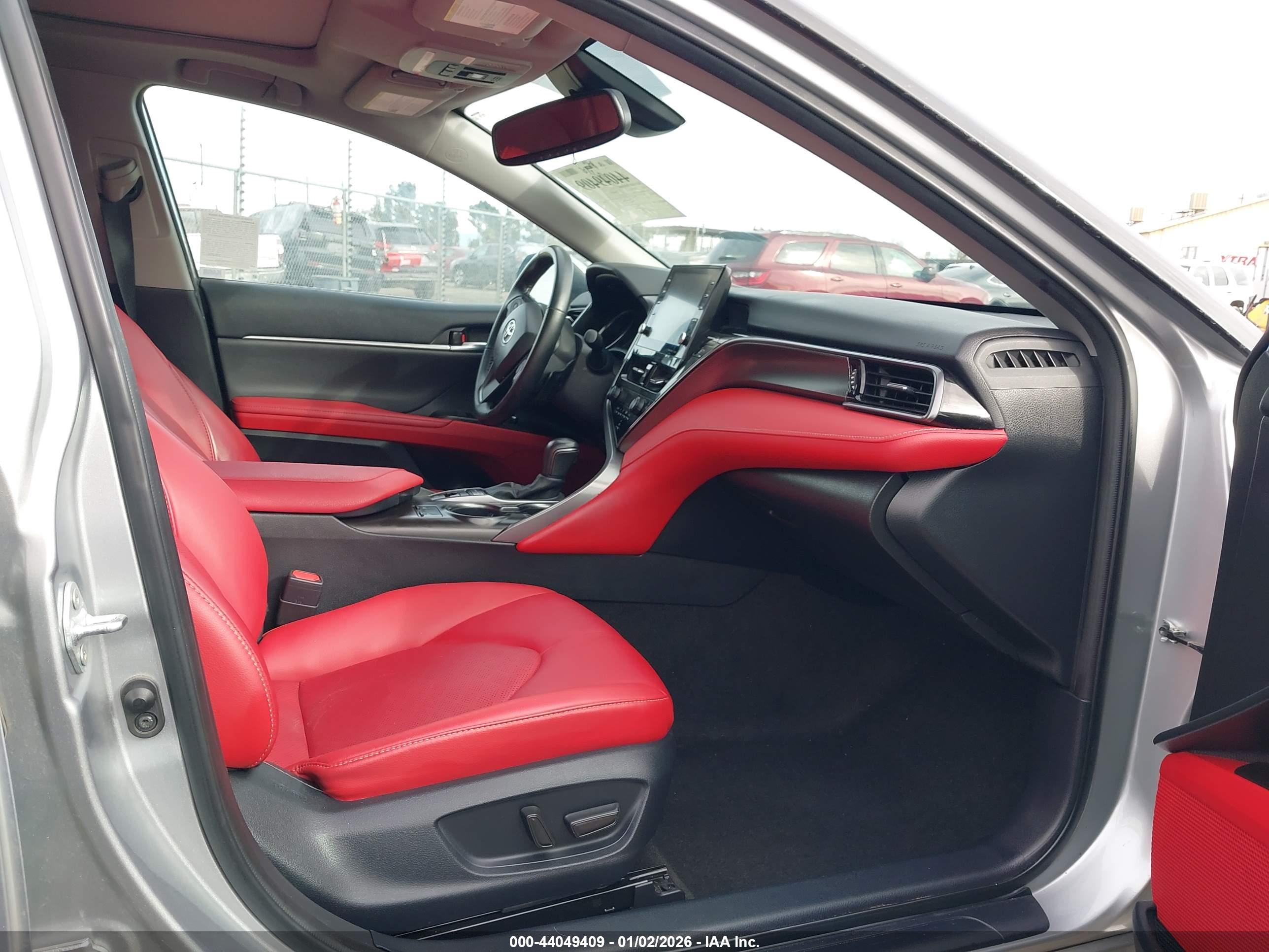 TOYOTA CAMRY image 5
