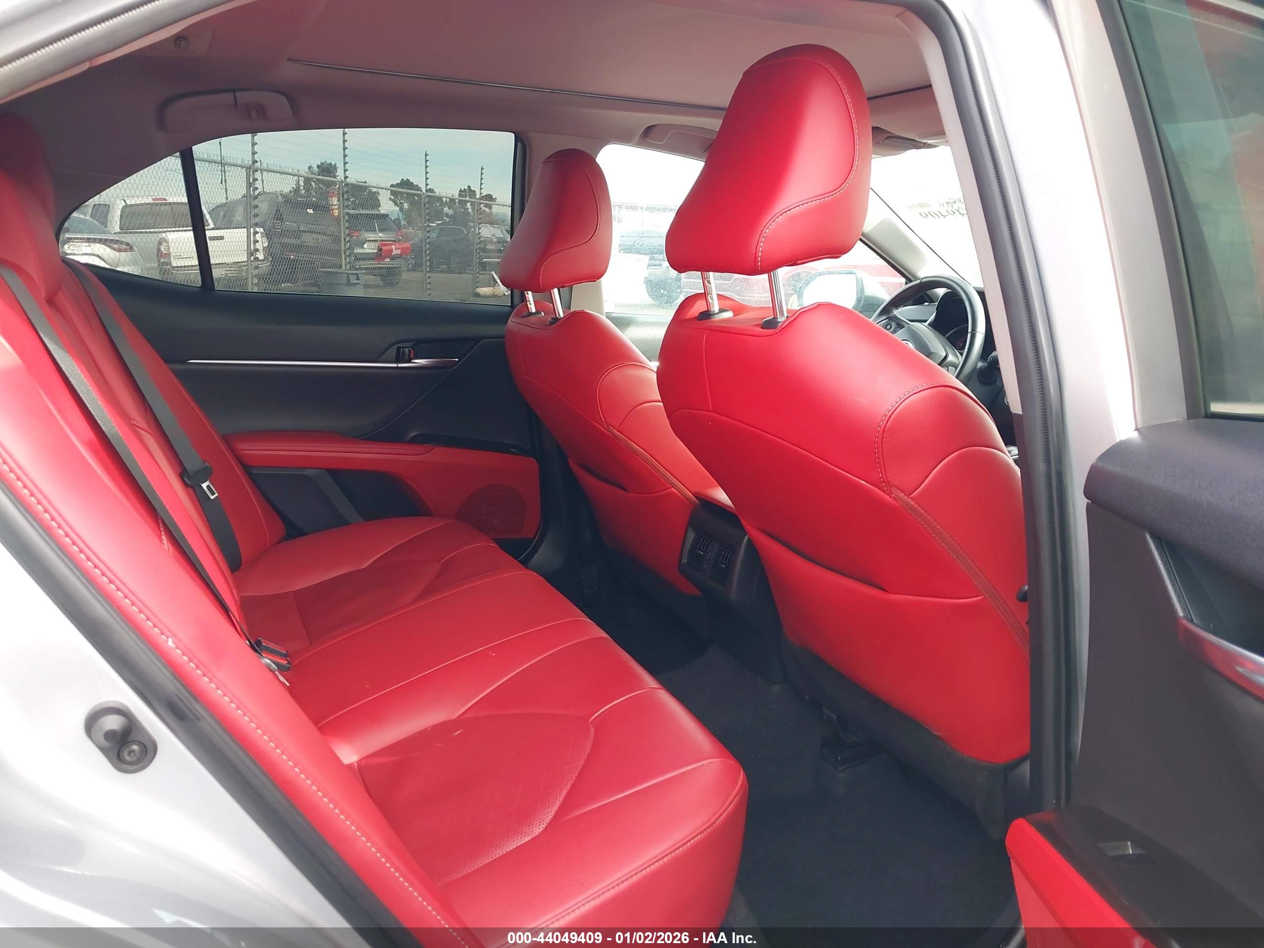 TOYOTA CAMRY image 8
