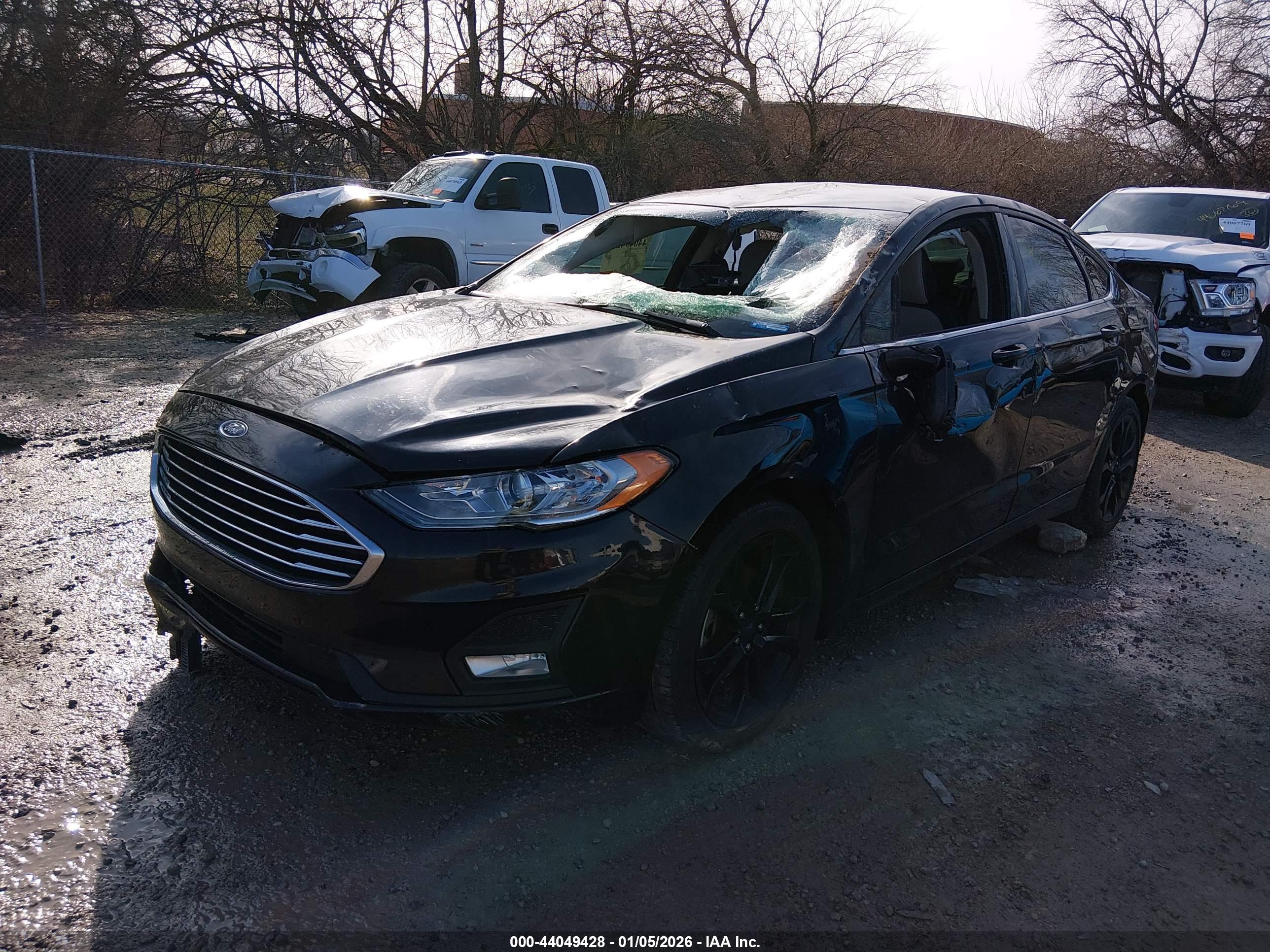 FORD FUSION image 2