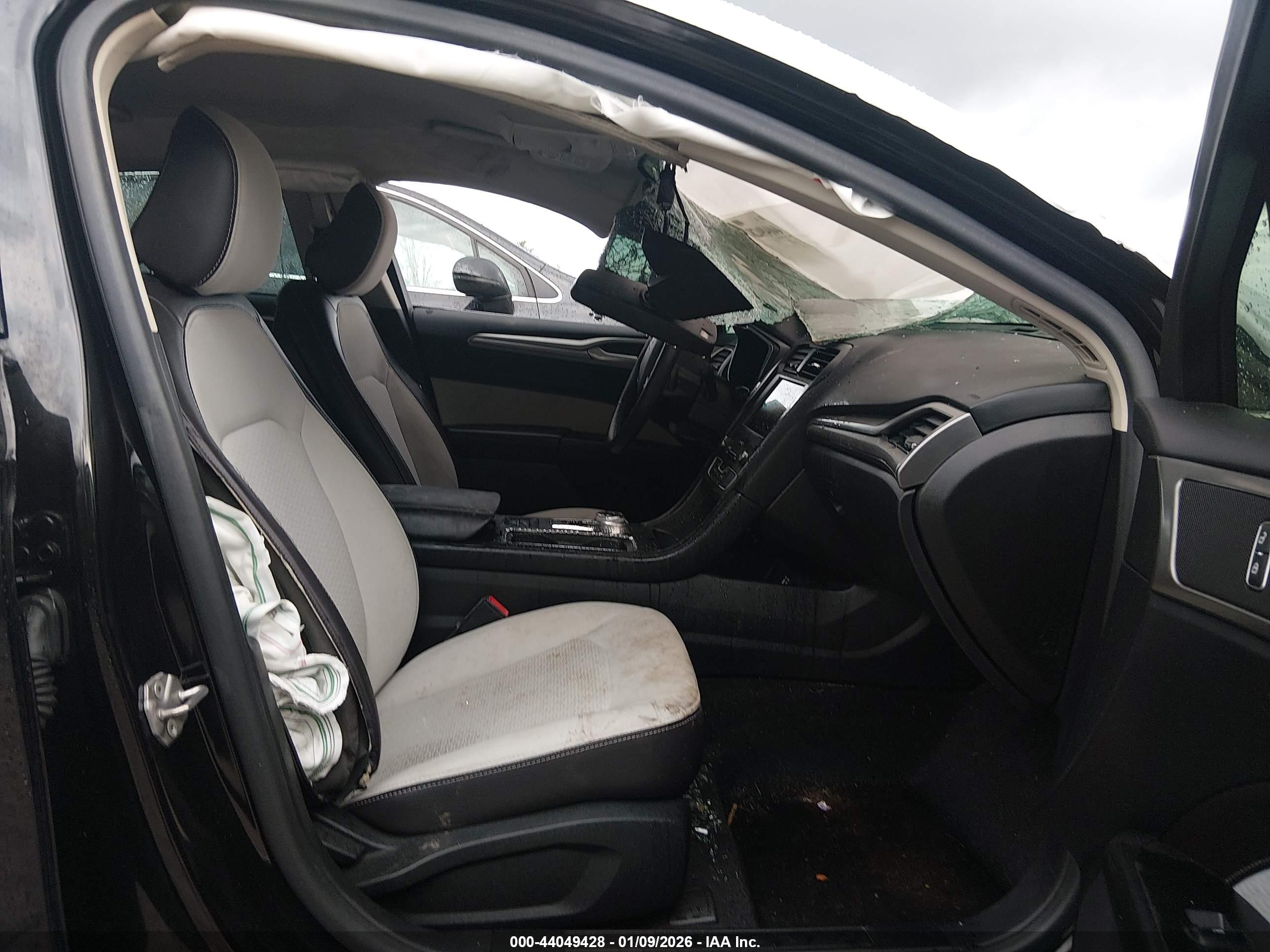 FORD FUSION image 5