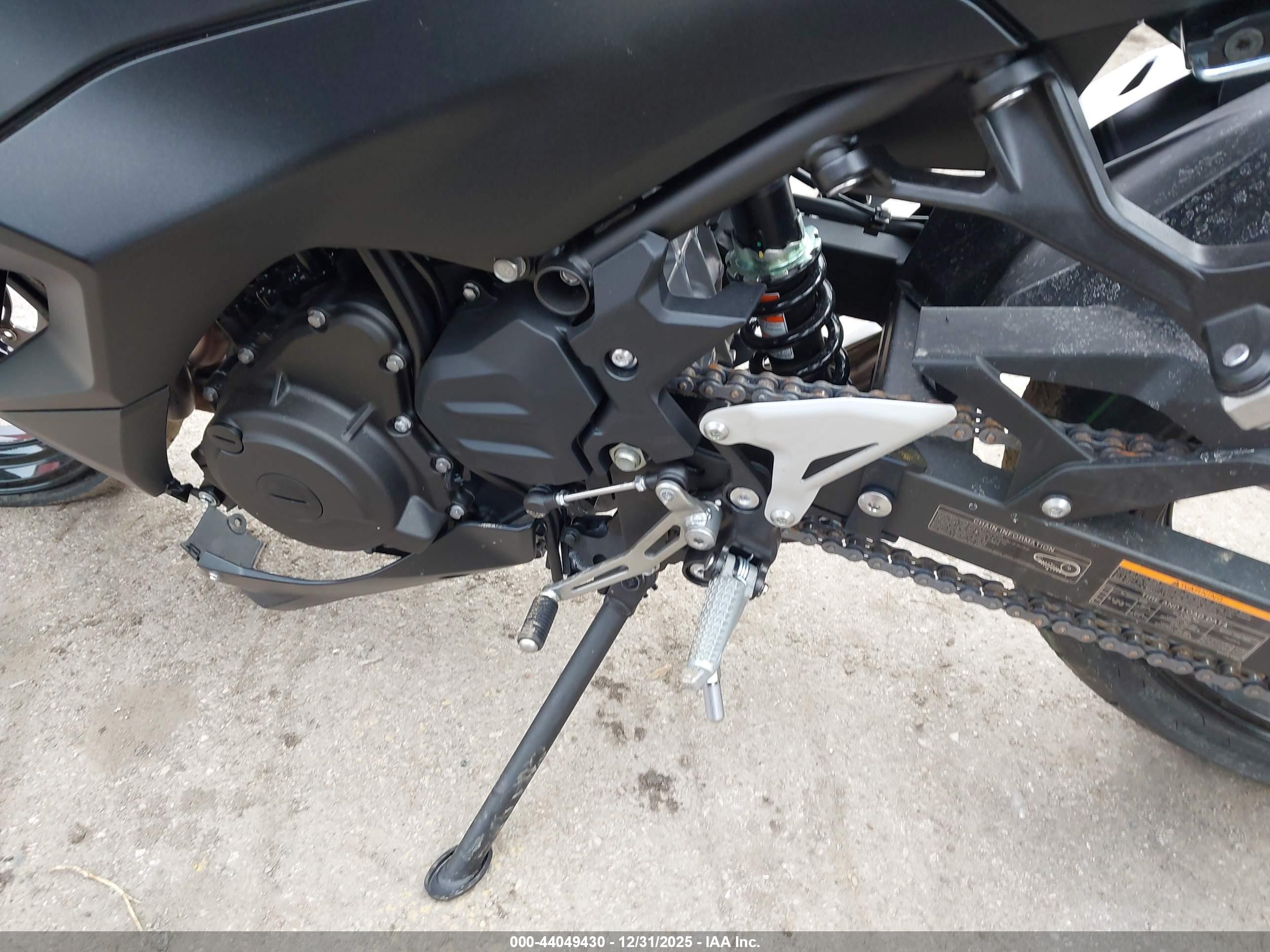 KAWASAKI EX500 image 9