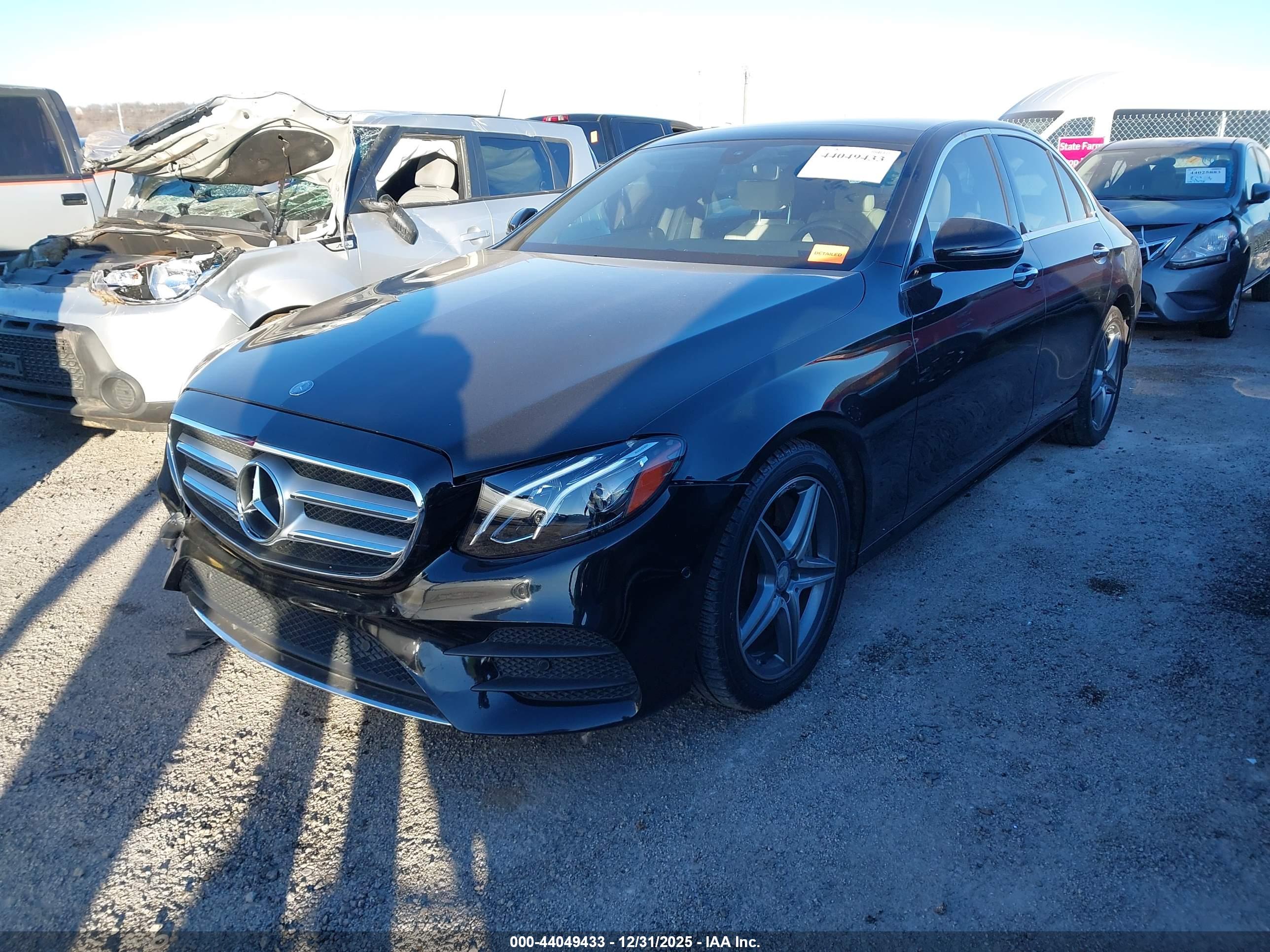 MERCEDES-BENZ E image 2