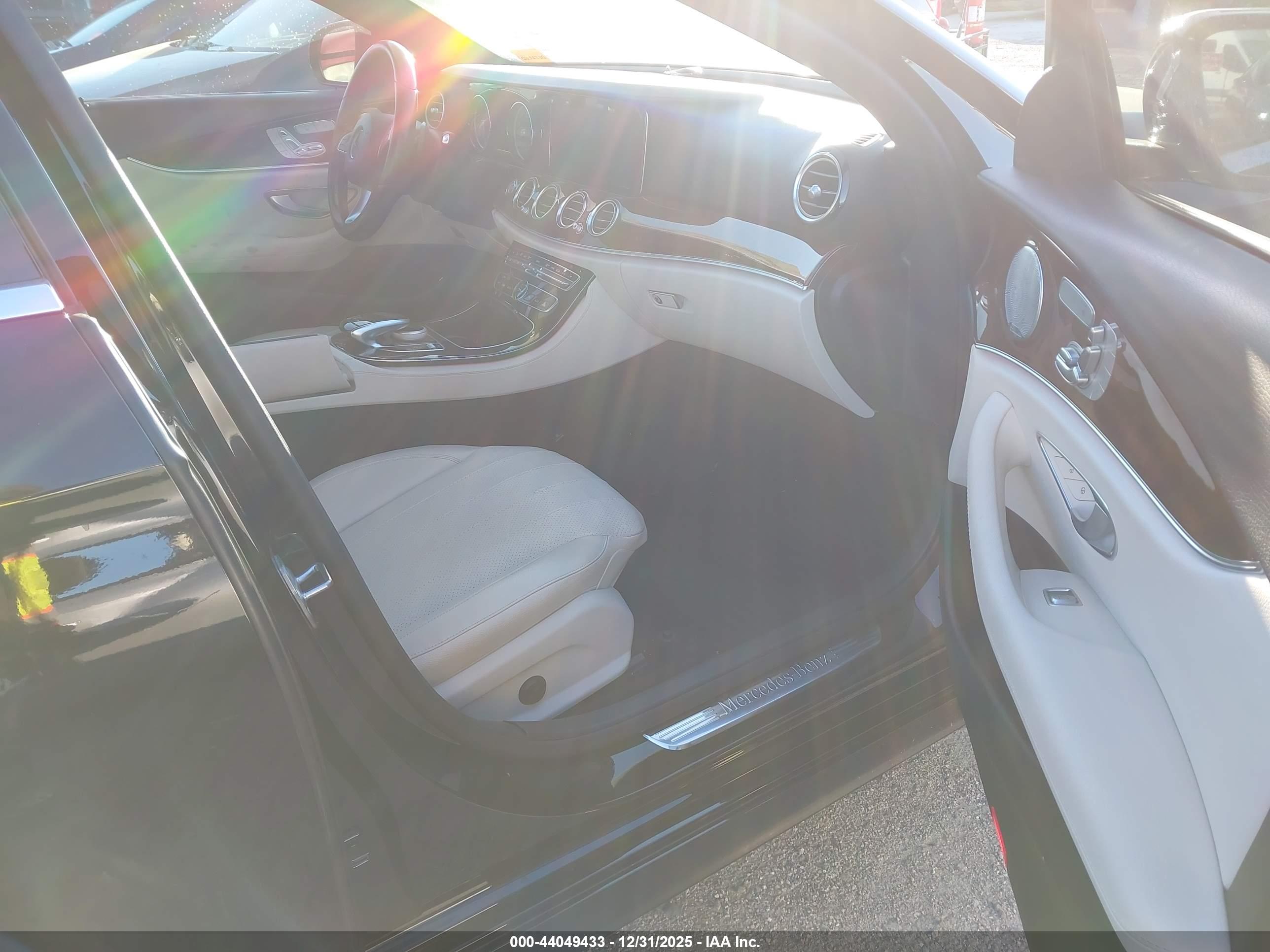 MERCEDES-BENZ E image 5
