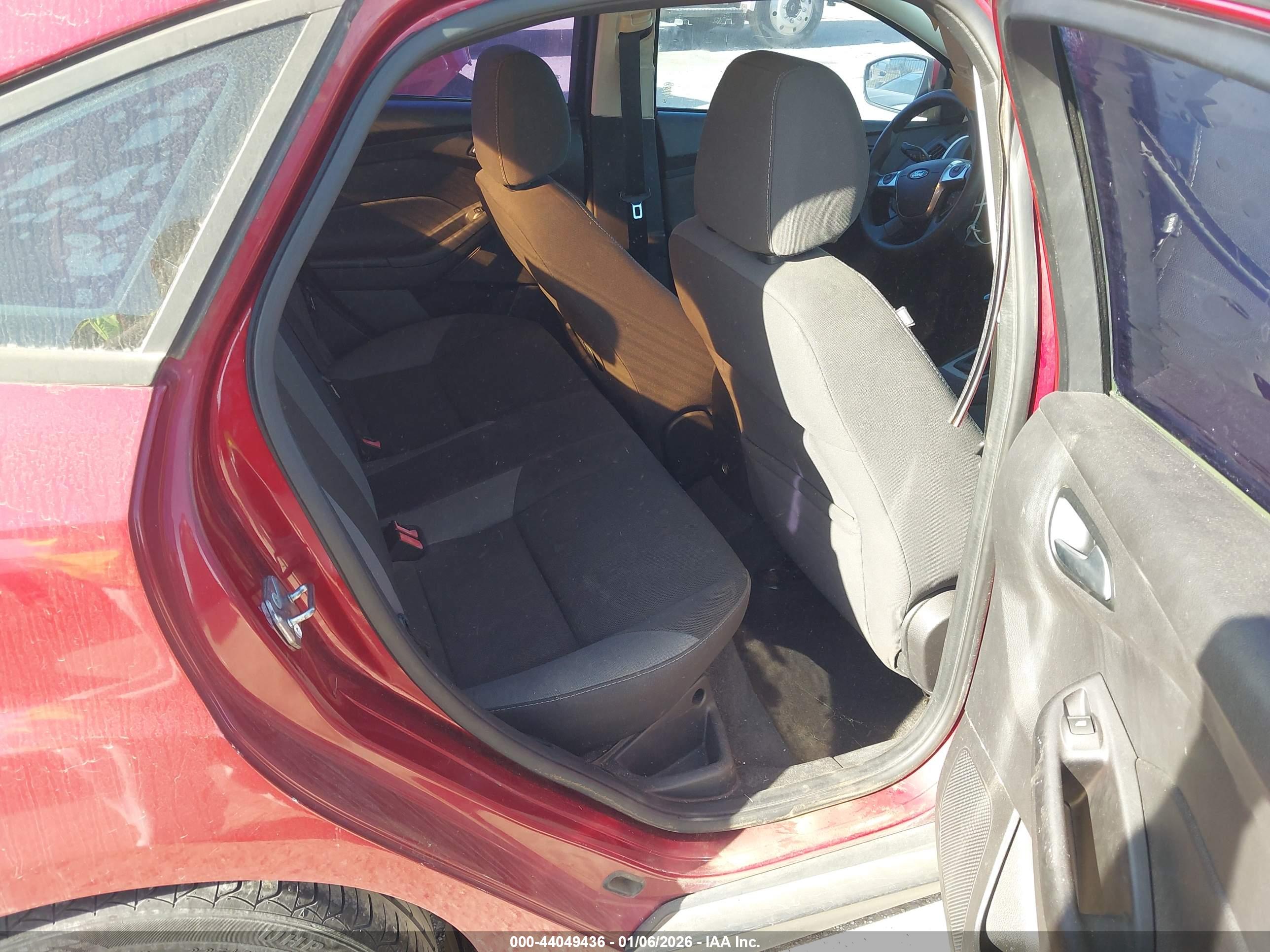 FORD FOCUS image 8