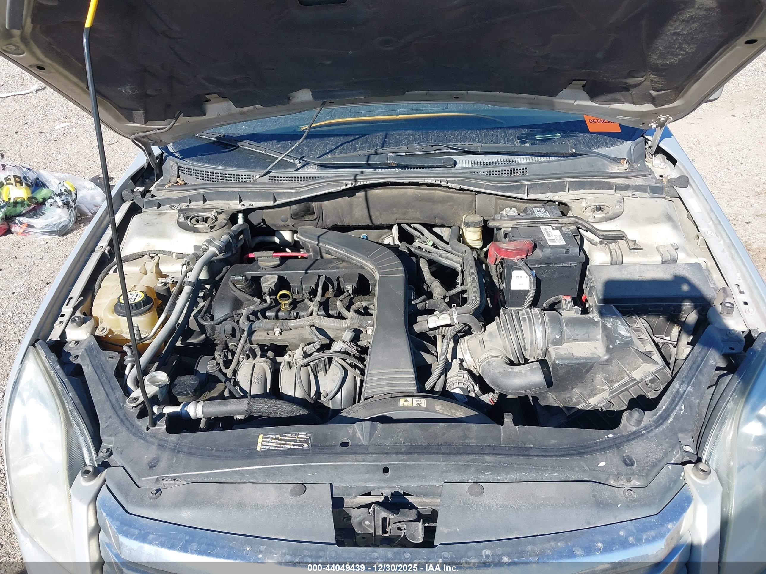 FORD FUSION image 10