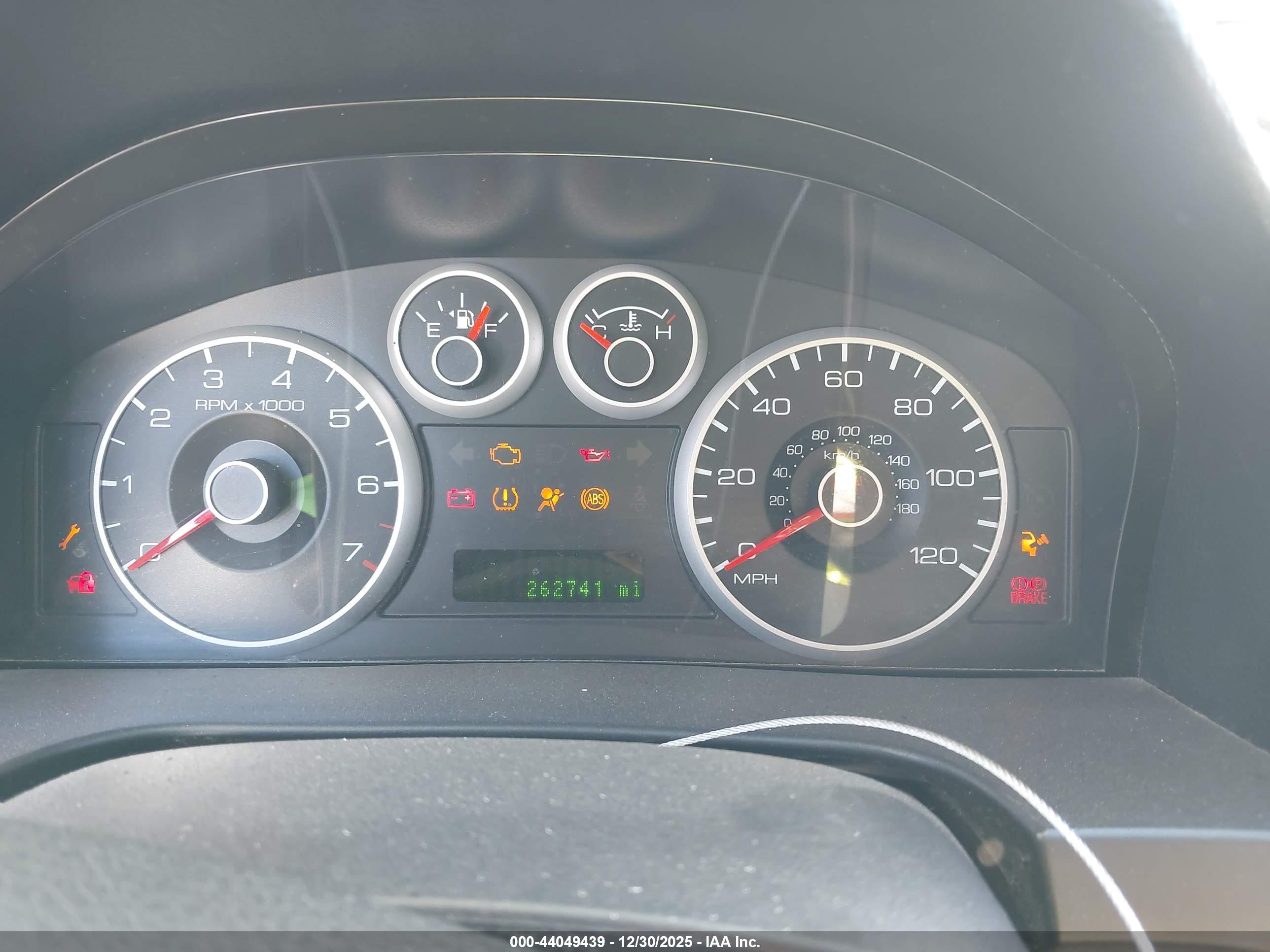 FORD FUSION image 7
