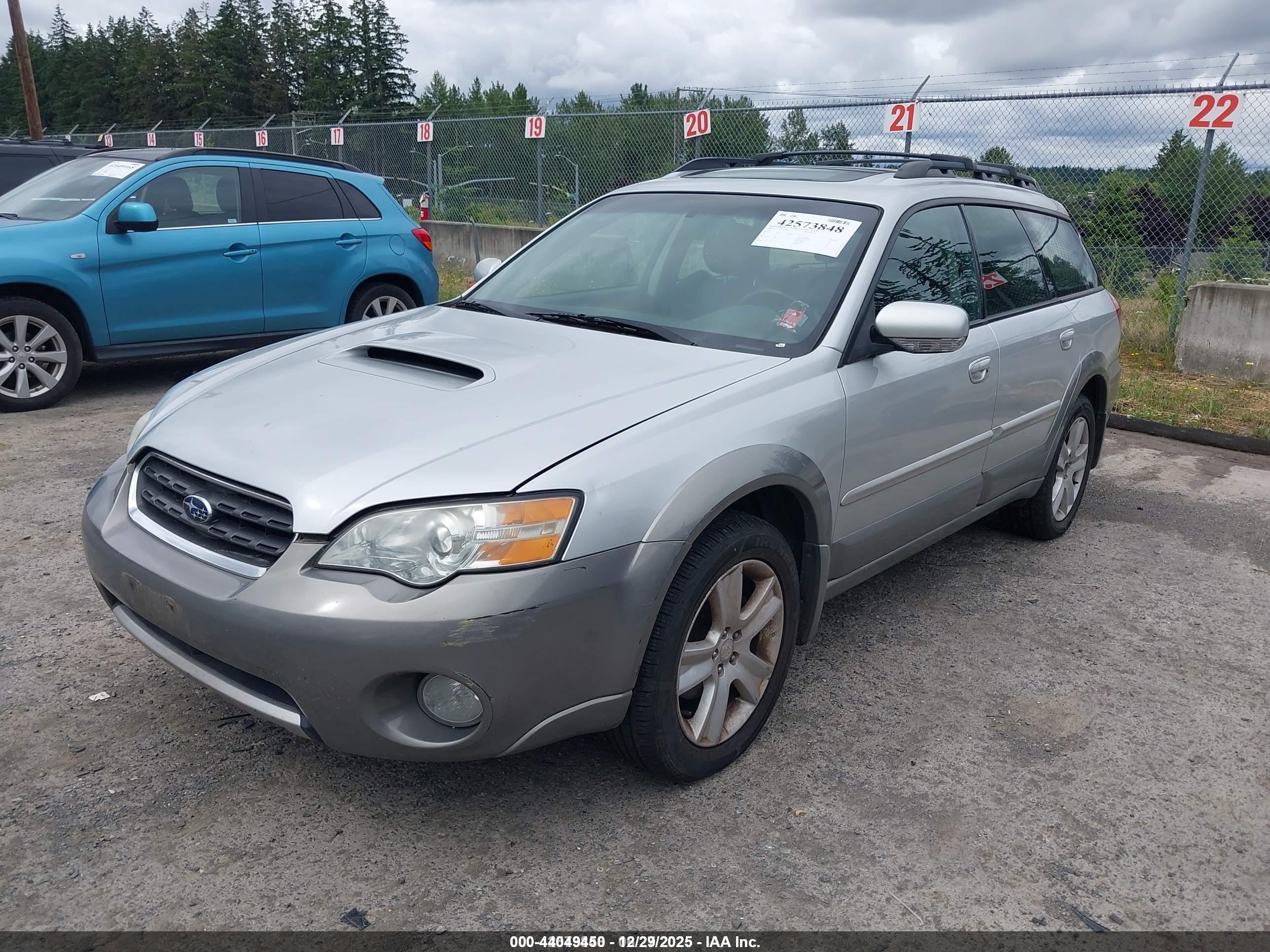 SUBARU OUTBACK image 2