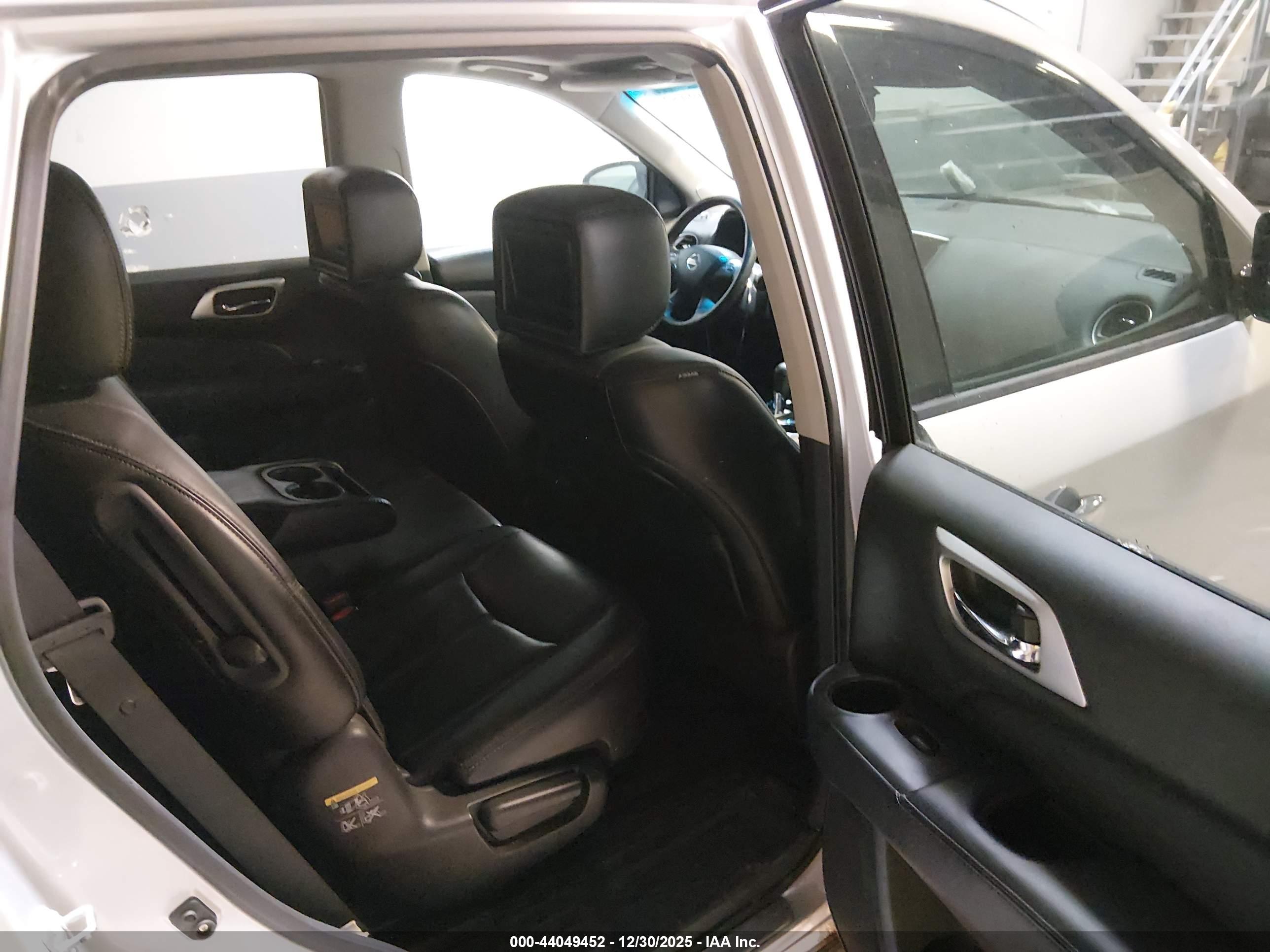 NISSAN PATHFINDER image 8
