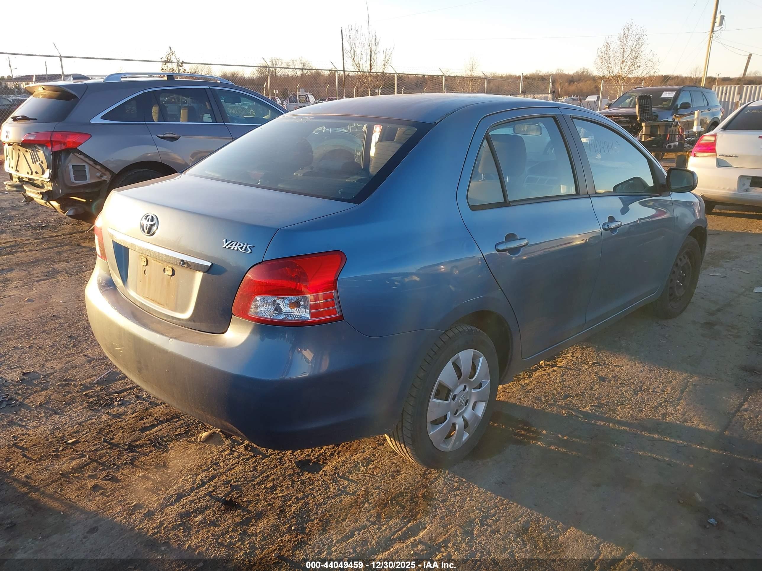 TOYOTA YARIS image 4