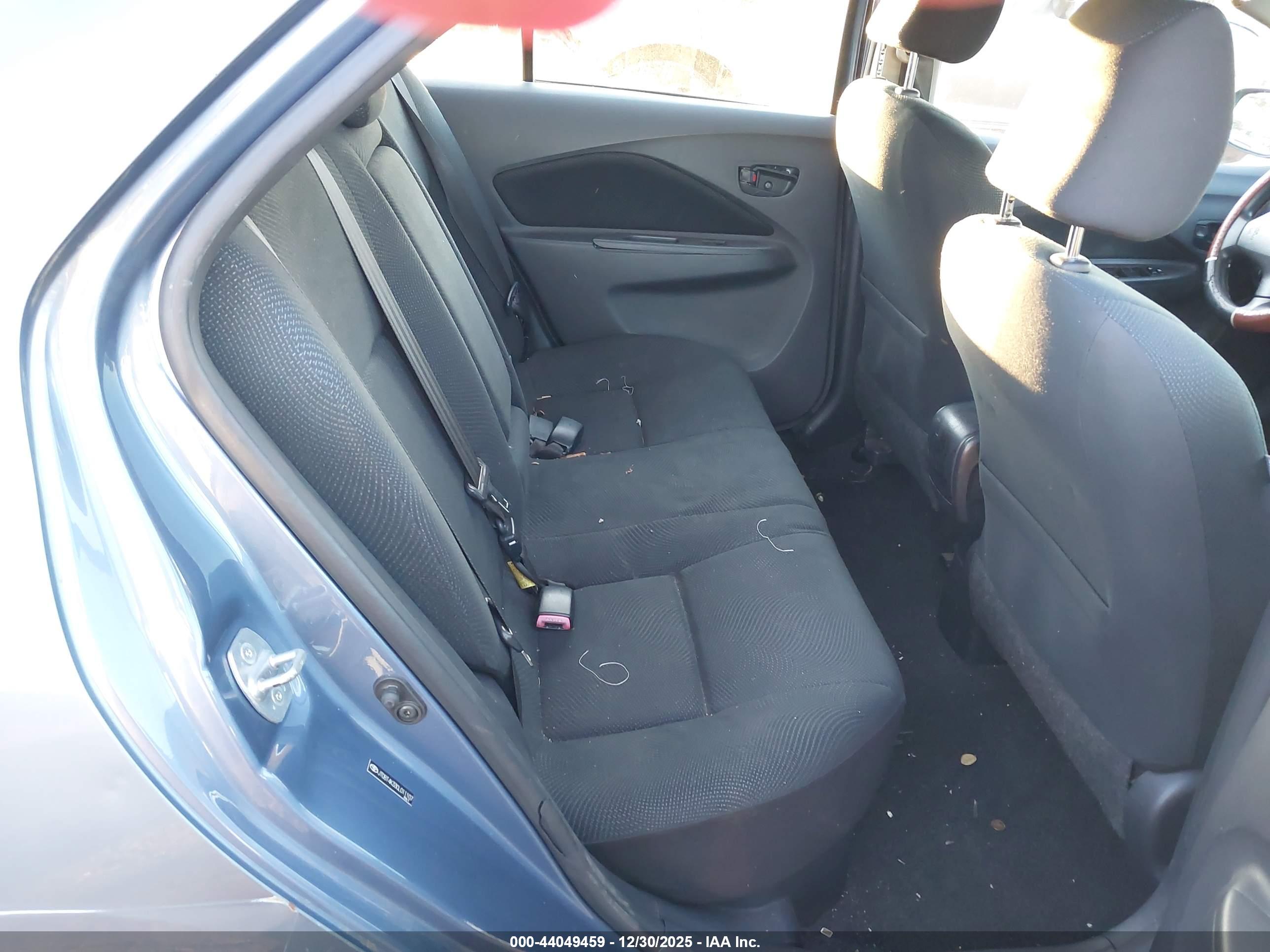 TOYOTA YARIS image 8
