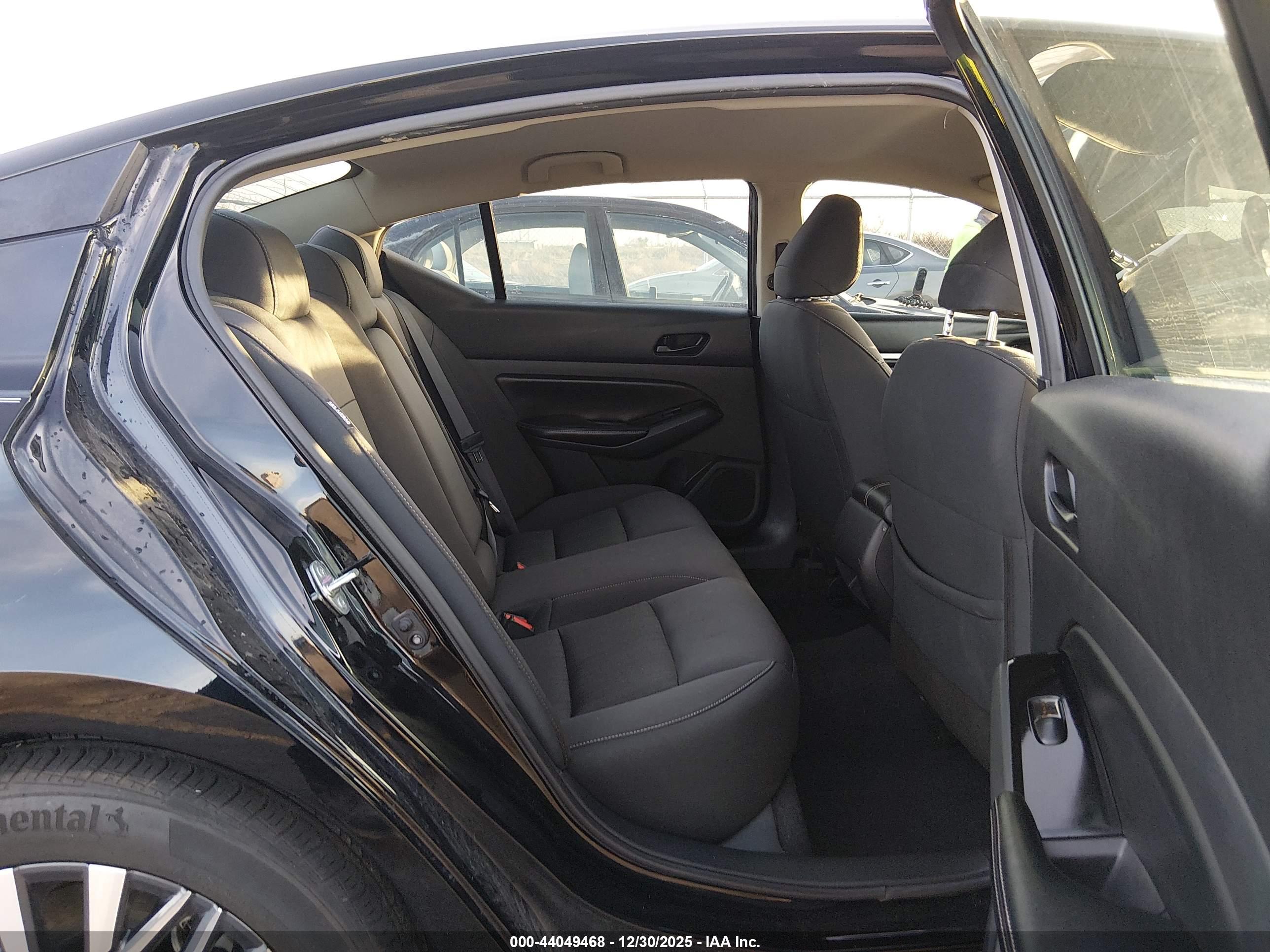 NISSAN ALTIMA image 8