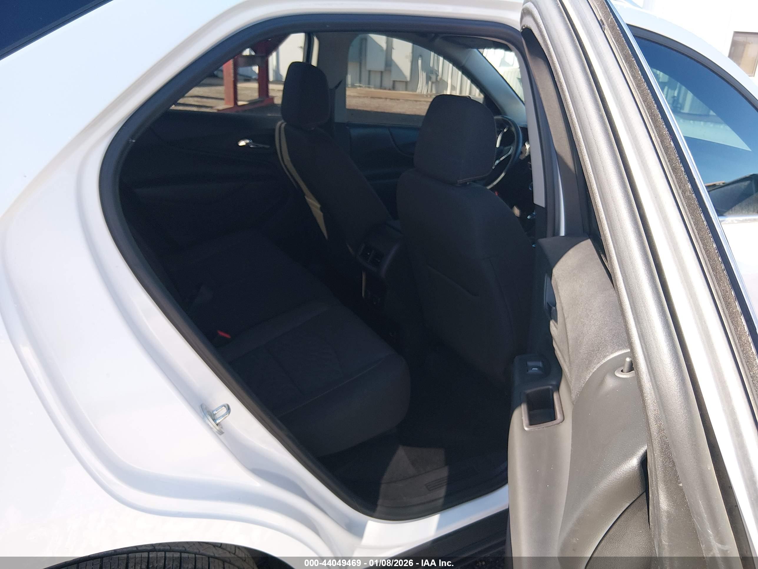 CHEVROLET EQUINOX image 8