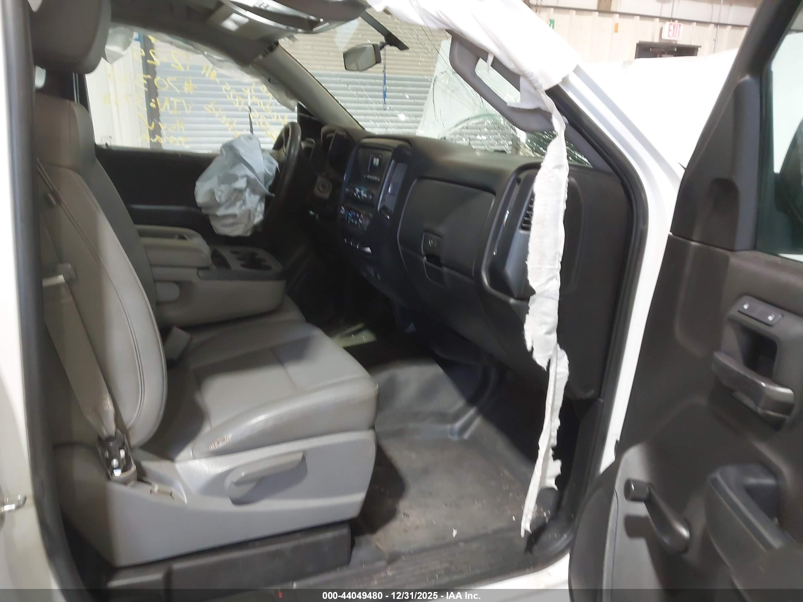 CHEVROLET SILVERADO image 5