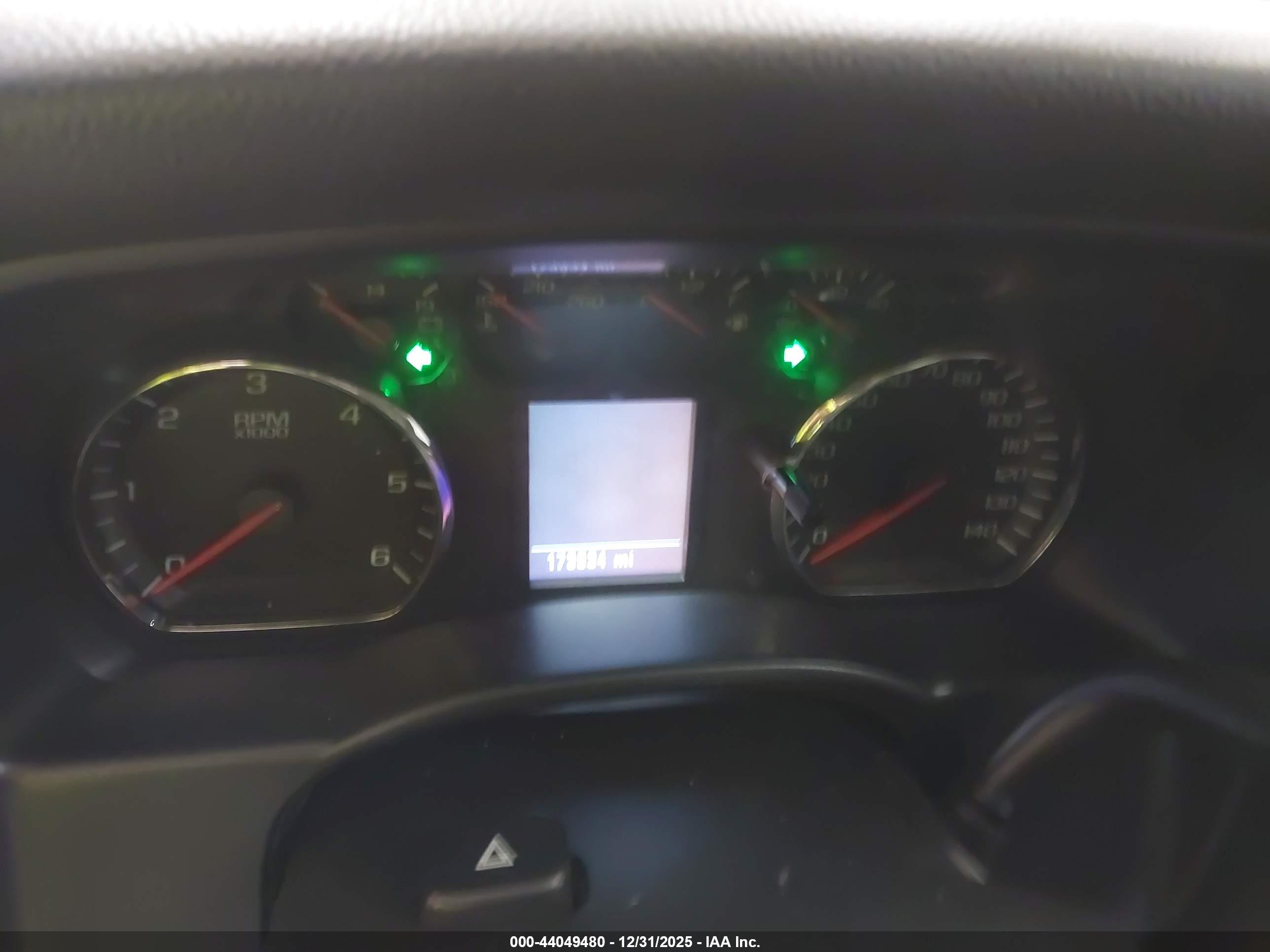 CHEVROLET SILVERADO image 7