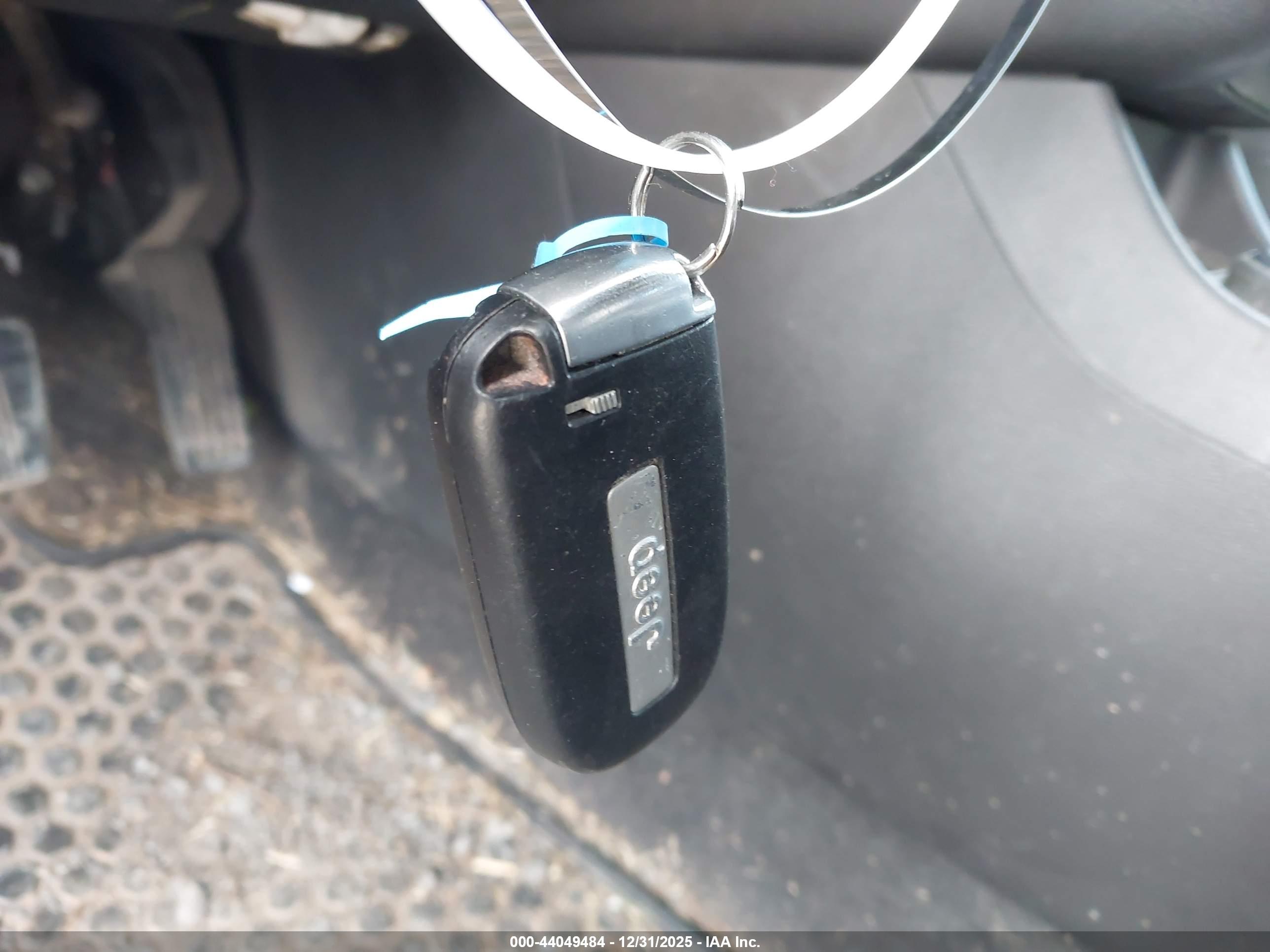 JEEP CHEROKEE image 11