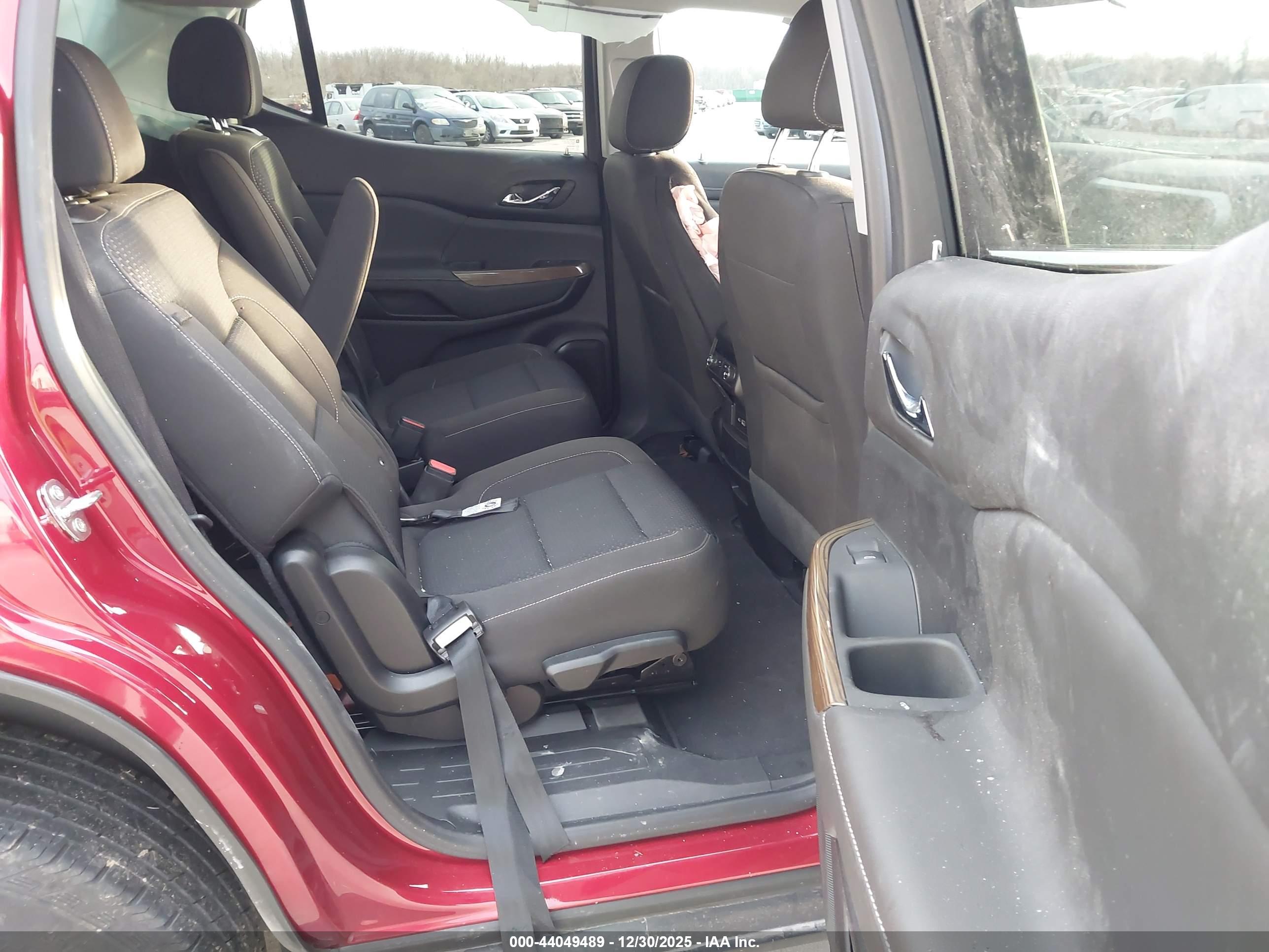 GMC ACADIA image 8