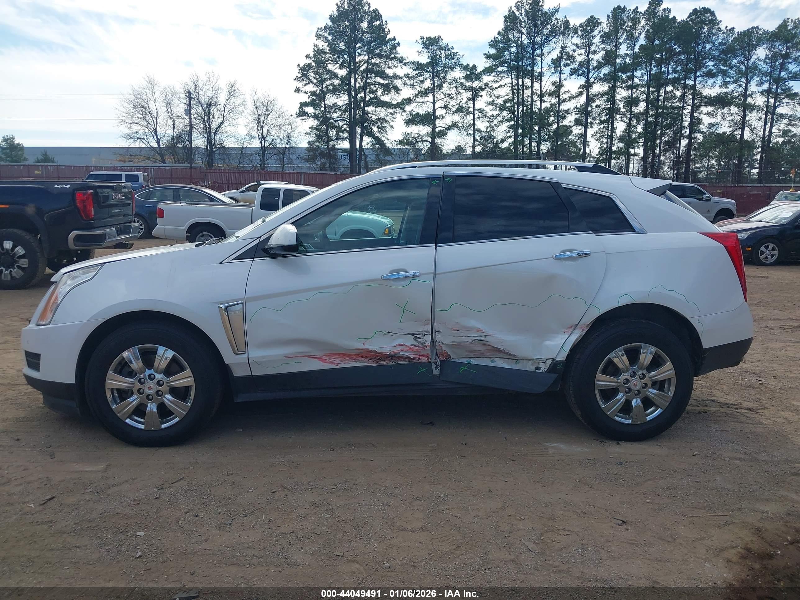 CADILLAC SRX image 6