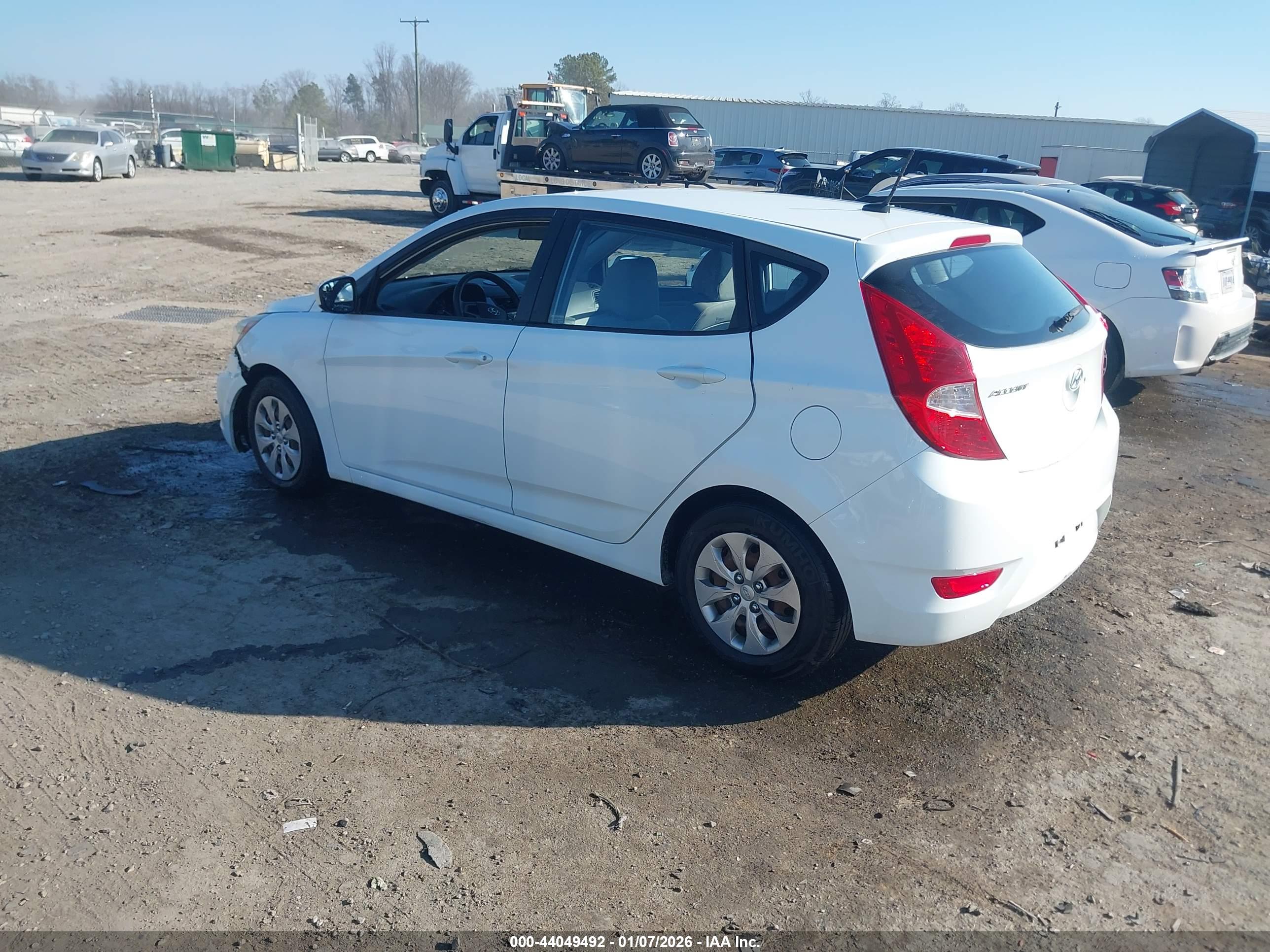 HYUNDAI ACCENT image 3