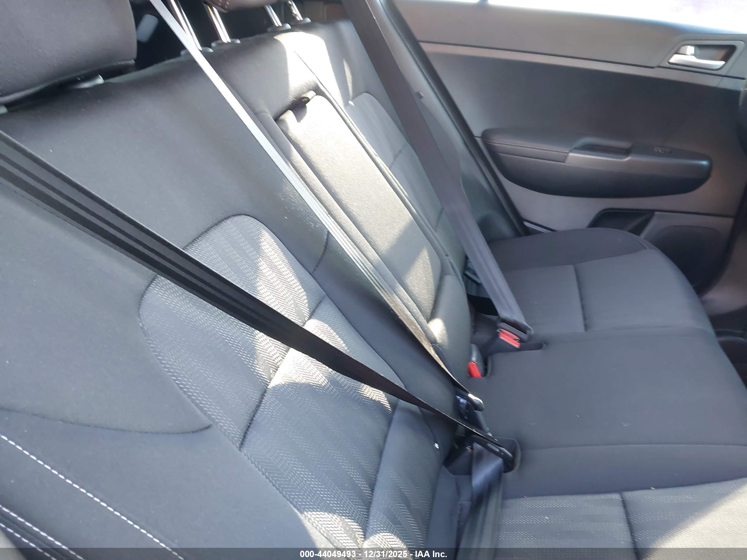 KIA SPORTAGE image 8