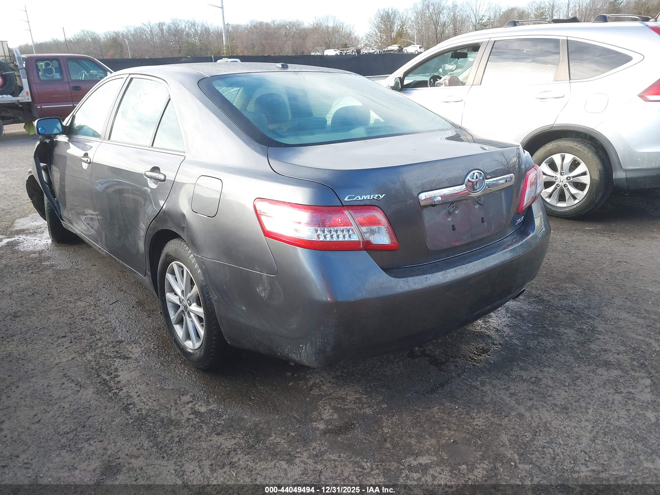 TOYOTA CAMRY image 3