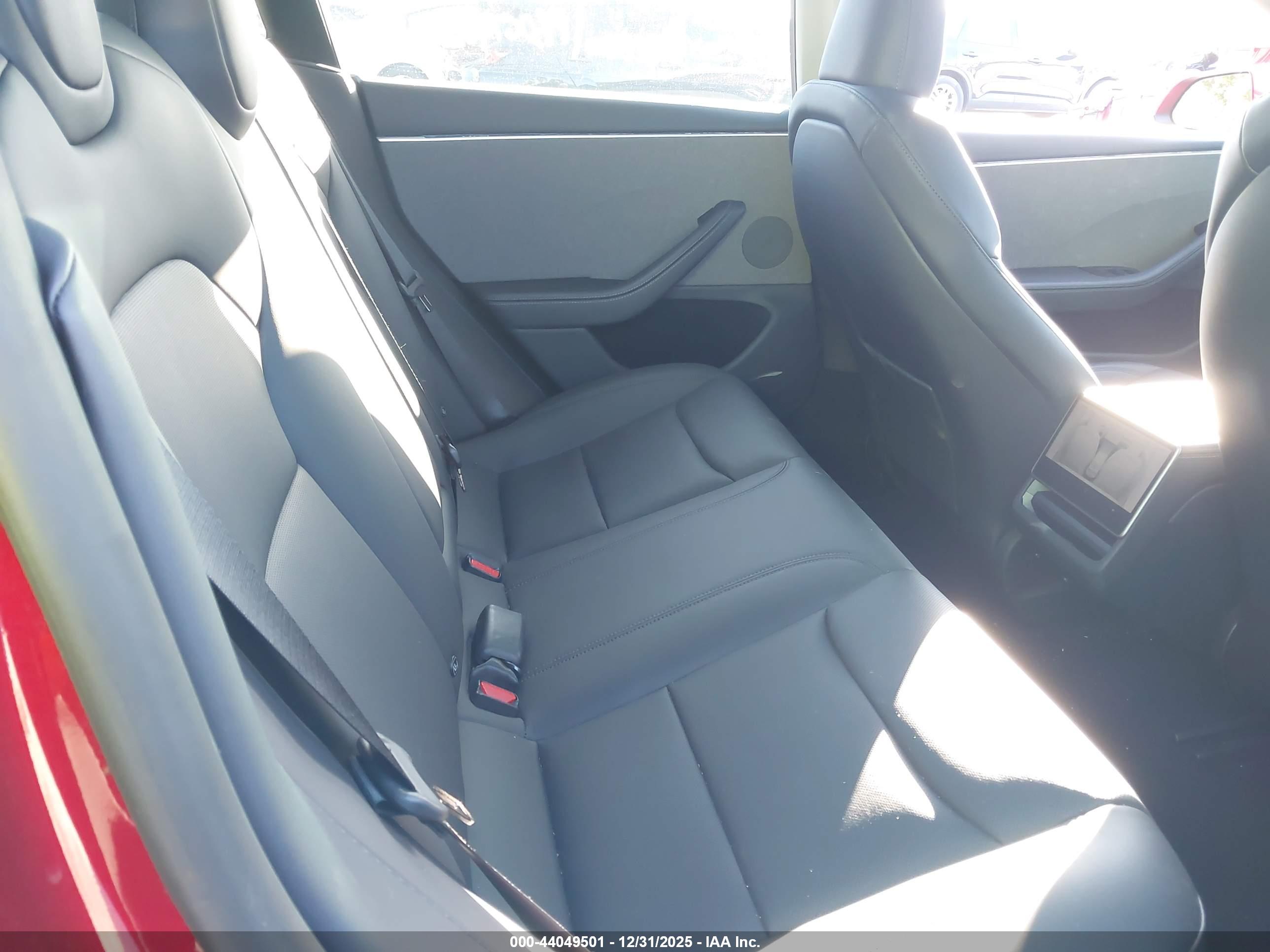 TESLA MODEL image 8